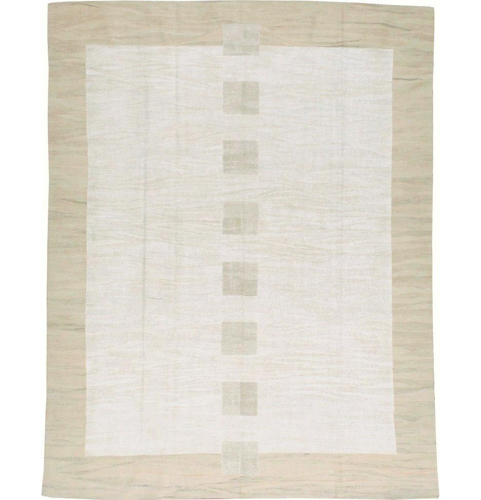 Tapis moderne turc Rug & Kilim tissé à plat du 21e siècle.