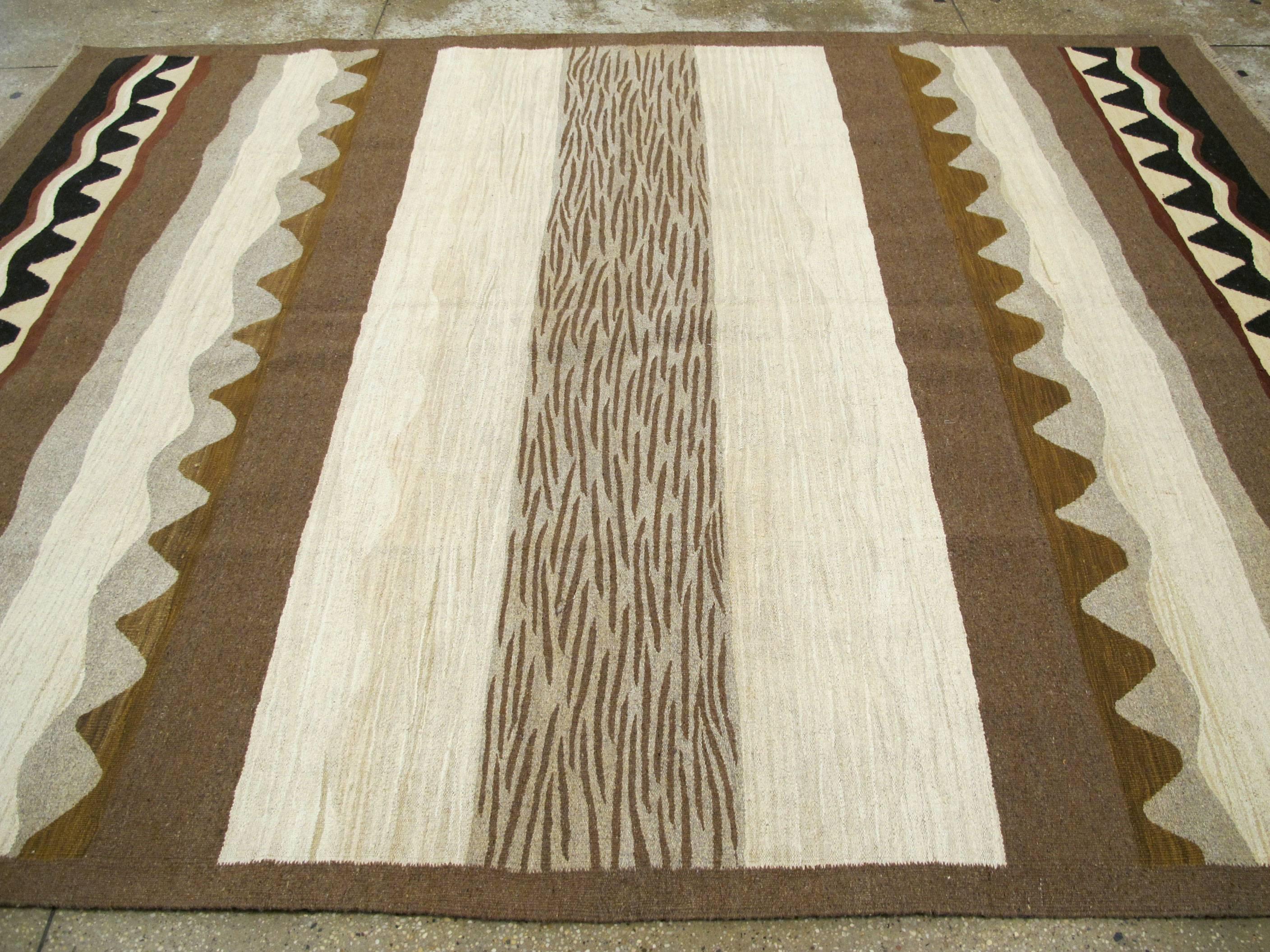 Modern Turkish Flat-Weave Rug For Sale 2