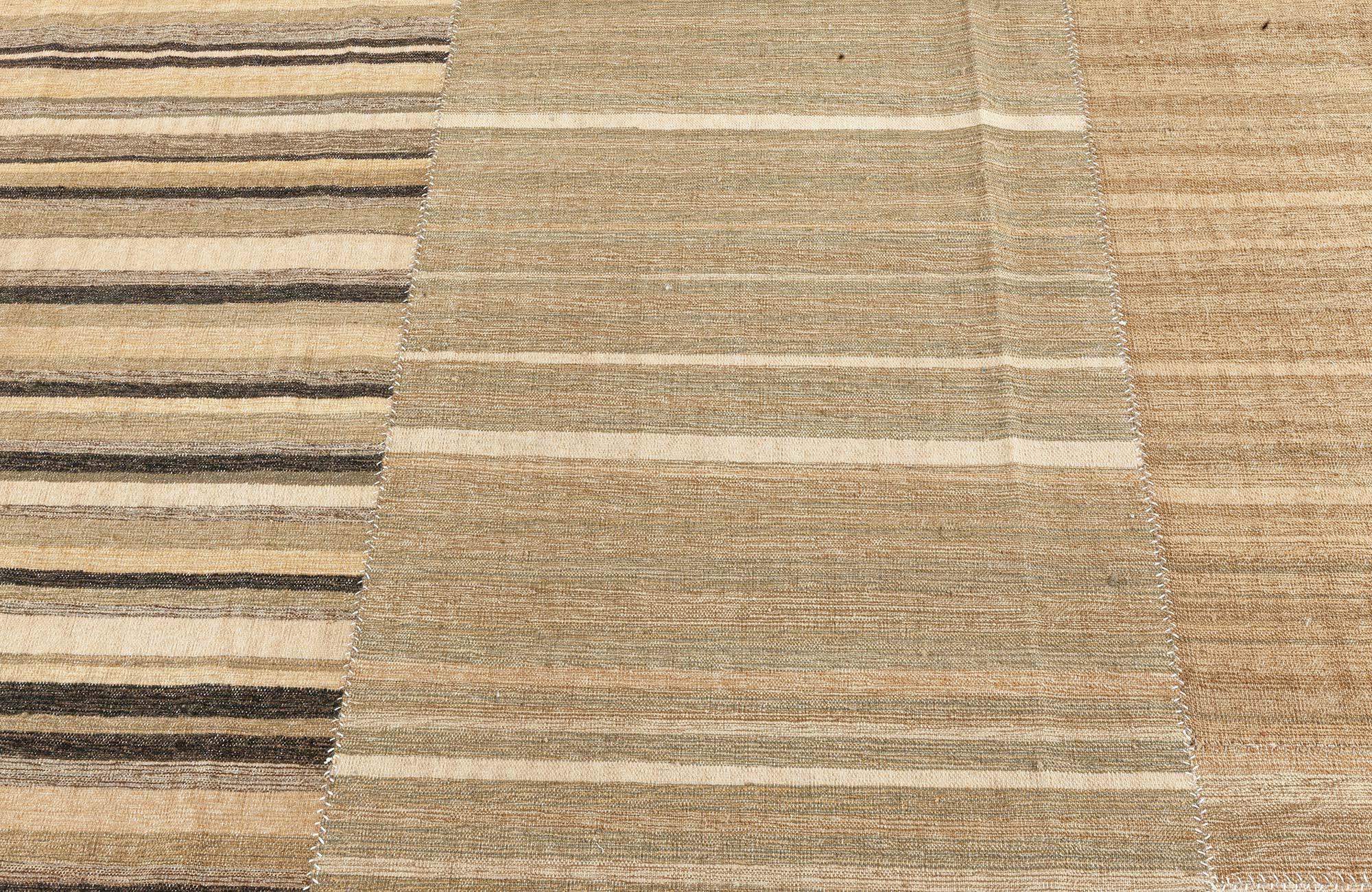 Moderner türkischer Kilim-Teppich von Doris Leslie Blau (Türkisch) im Angebot