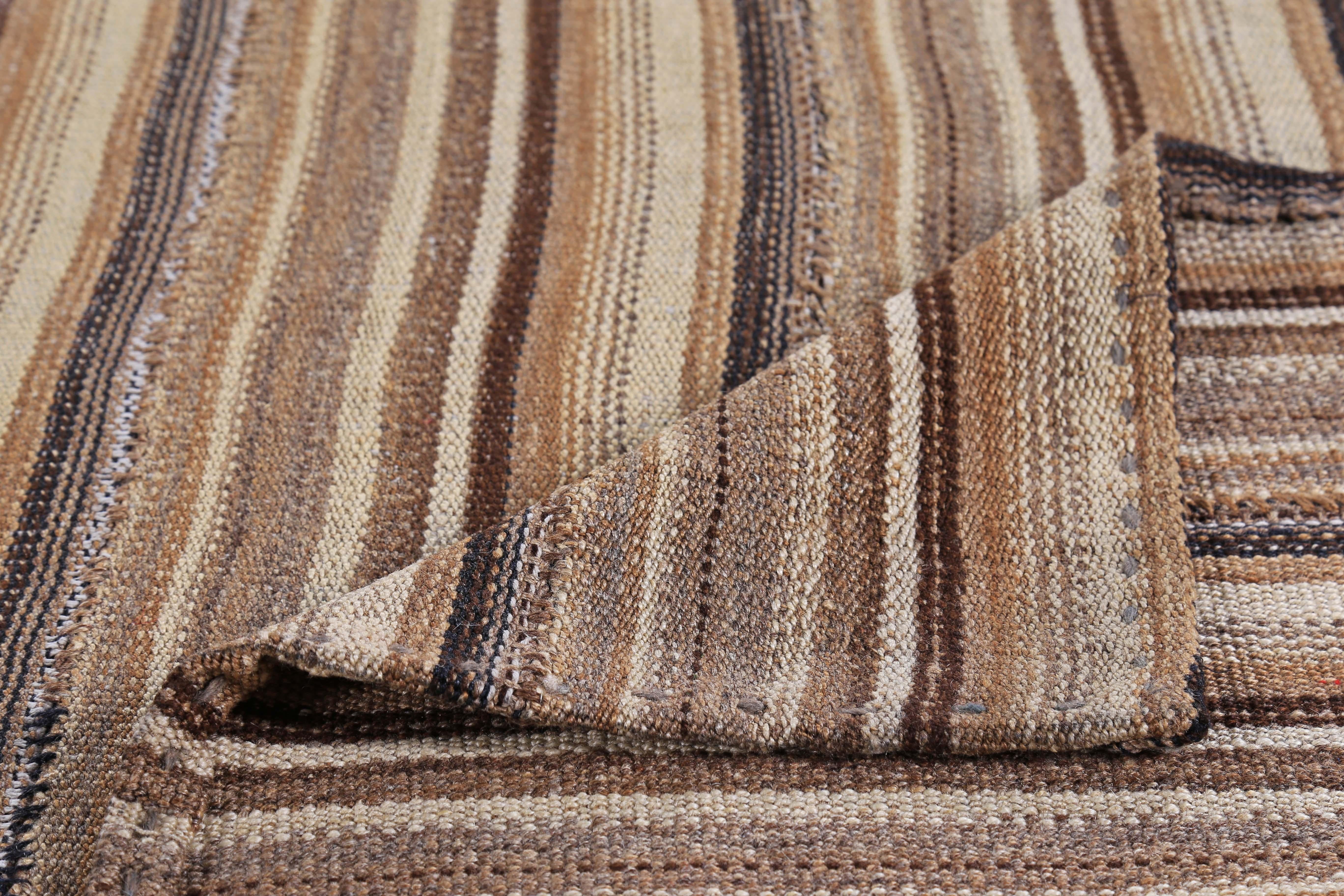 Alfombra Kilim Turca Moderna con Rayas Lápiz Beige, Negro y Marrón Tejido a mano en venta