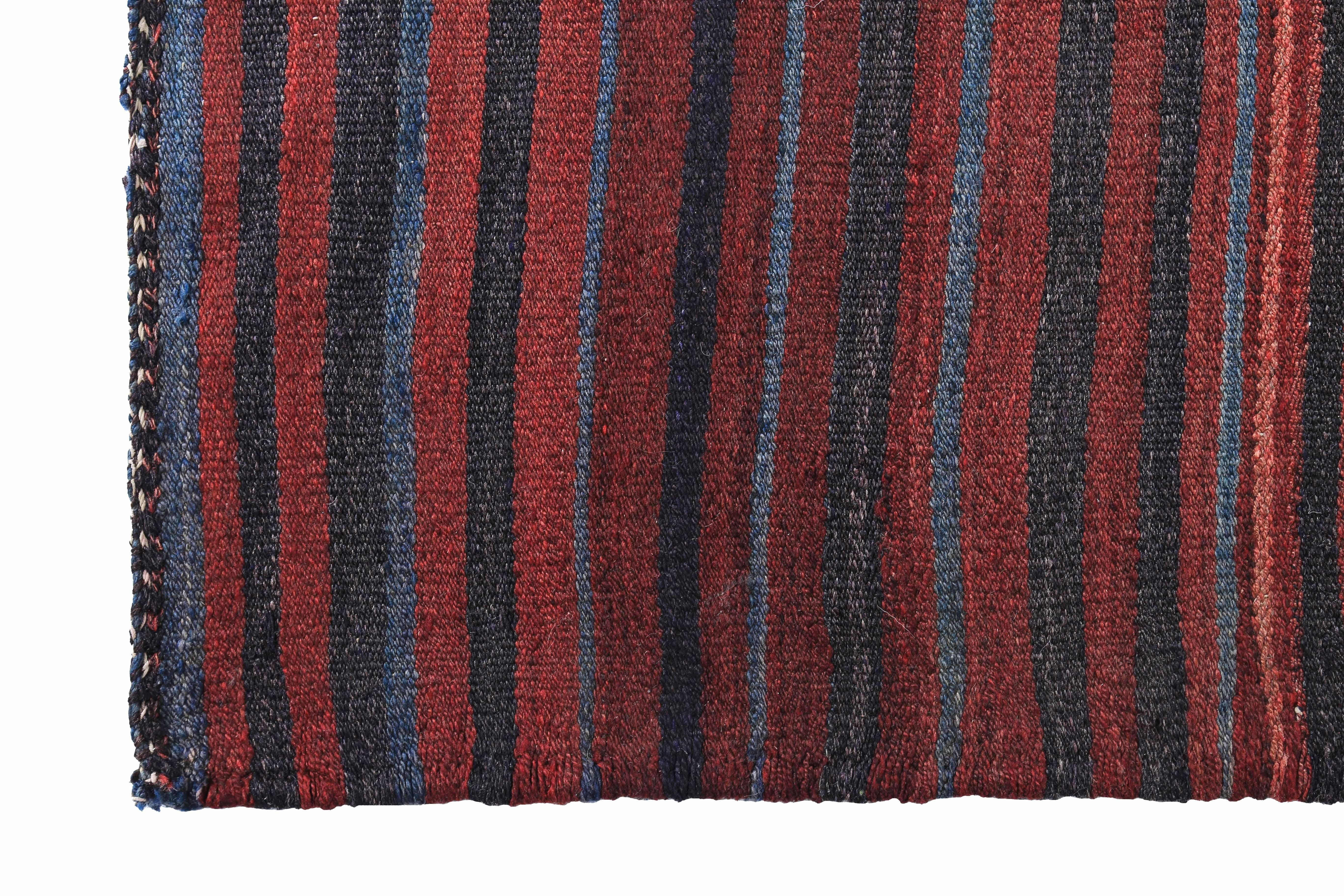 Turc Tapis de Turquie moderne Kilim à rayures noires, rouges et bleues en vente