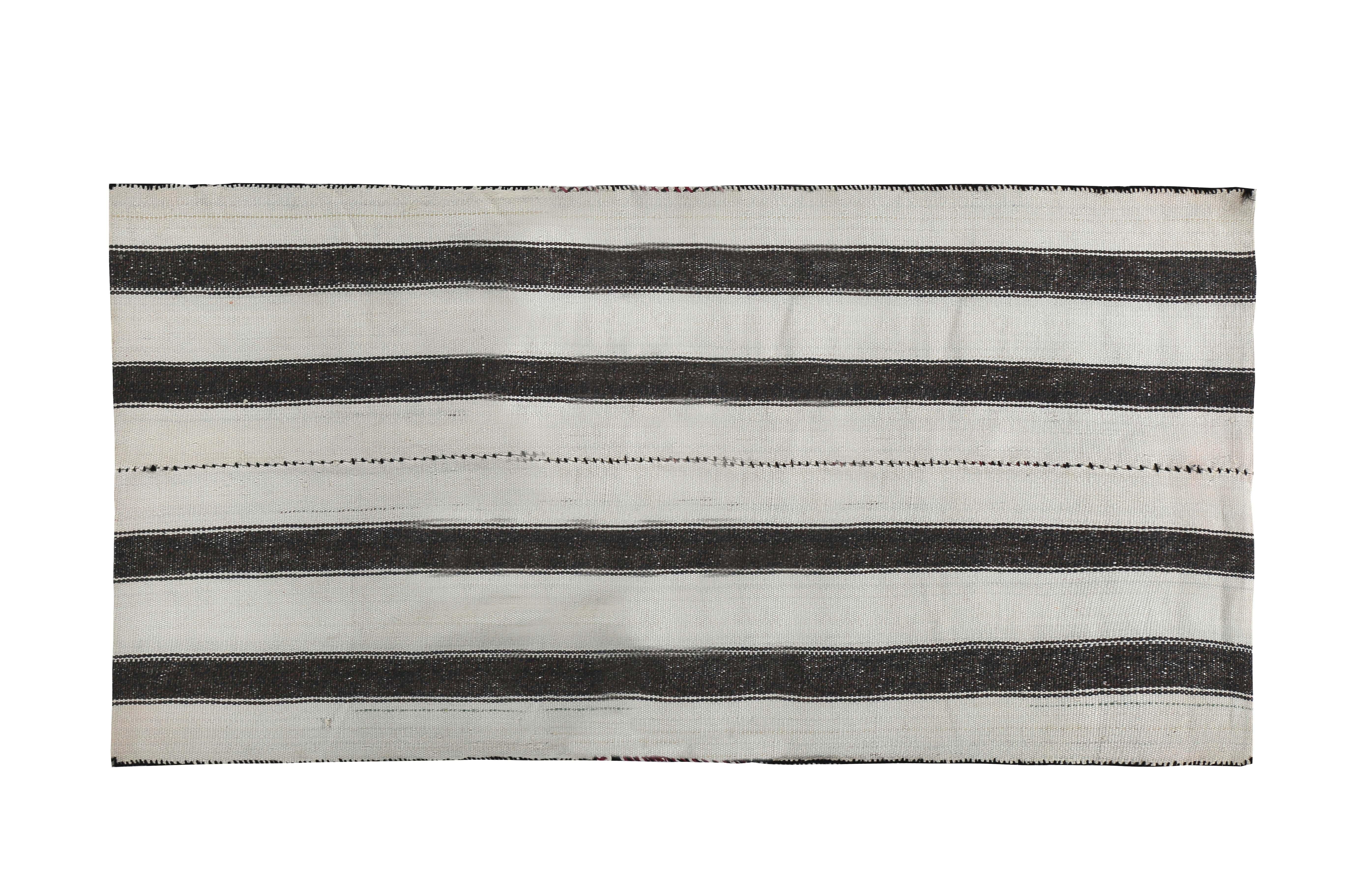 Modern Turkish Kilim Rug with Black Stripes in a White Field In New Condition For Sale In Dallas, TX