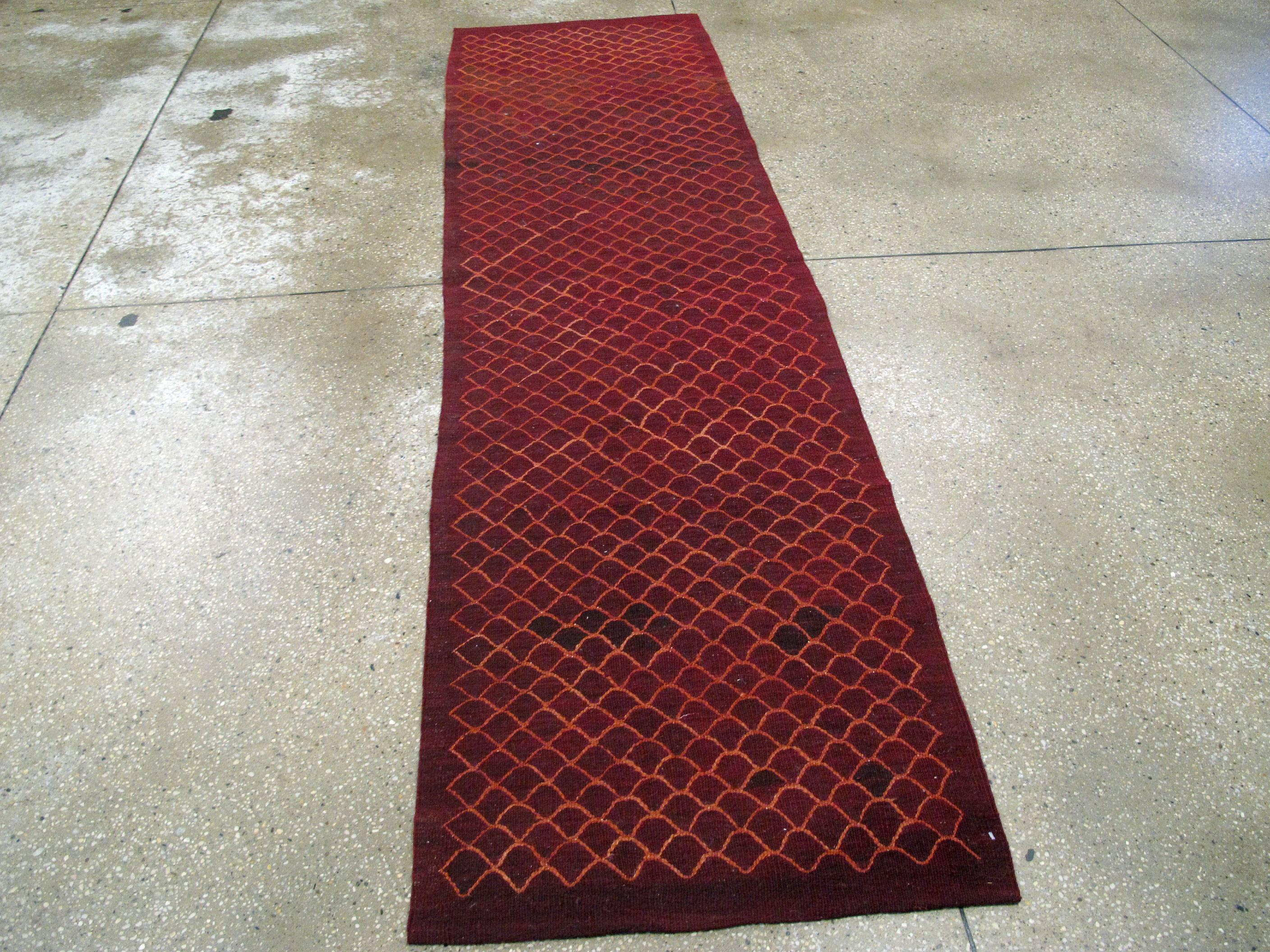Modern Turkish Kilim Runner In Excellent Condition In New York, NY
