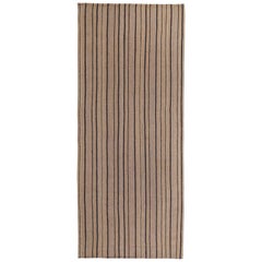 Alfombra turca moderna de calle Kilim con rayas negras en forma de lápiz sobre fondo beige