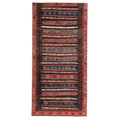 Tapis de couloir Kilim turc moderne à rayures tribales rouges, oranges et brunes