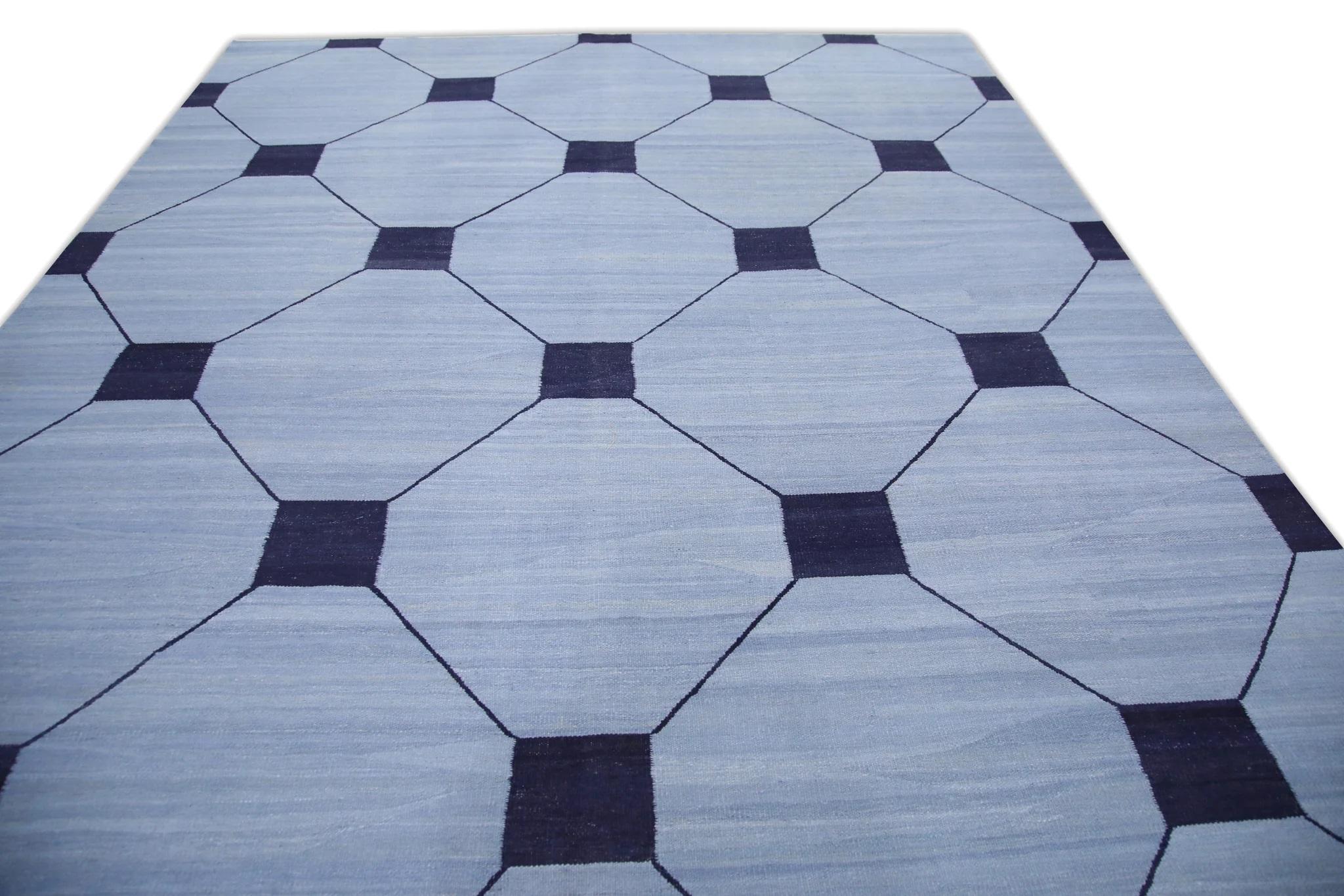 Moderner türkischer Kelim-Wollteppich in Blau mit geometrischem Design und Flachgewebe 10' x 12'4