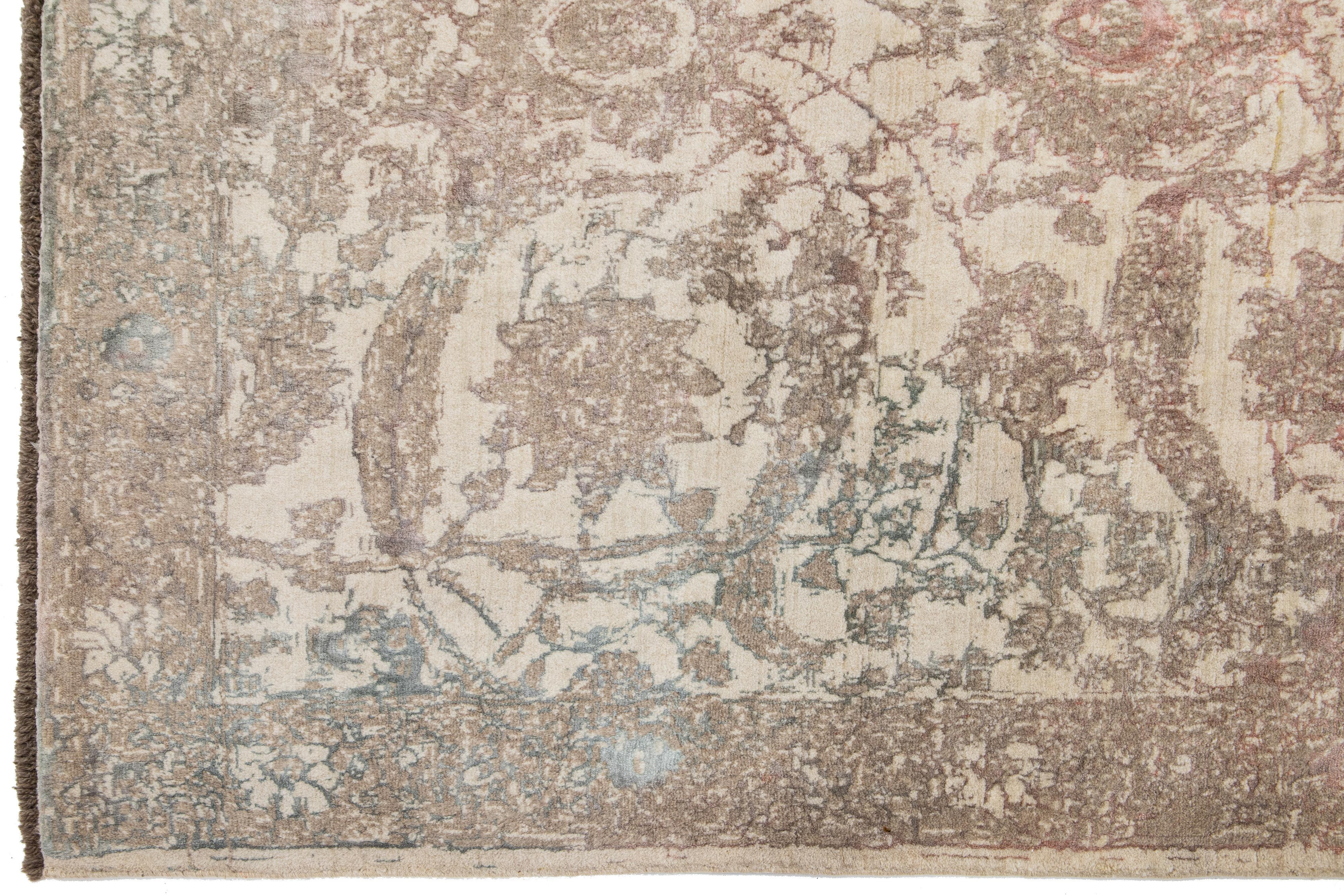 XXI secolo e contemporaneo Tappeto turco moderno in lana di design/One in beige in vendita