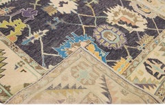 Moderner türkischer Oushak-Wollteppich mit handgefertigtem Allover-Motiv in Beige und Grau