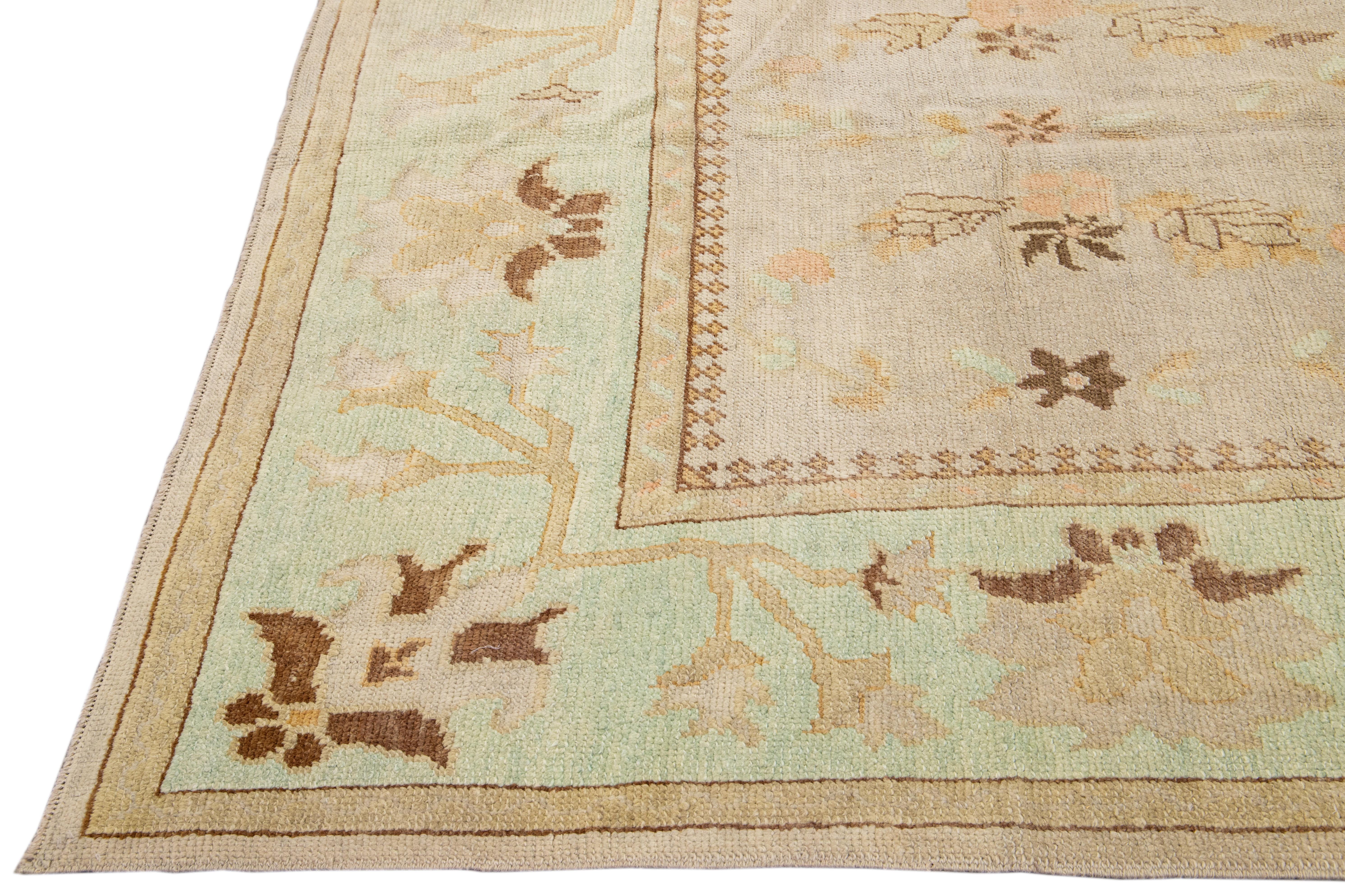 Modern Turkish Oushak Handmade Floral Motif Beige and Green Wool Rug In New Condition For Sale In Norwalk, CT