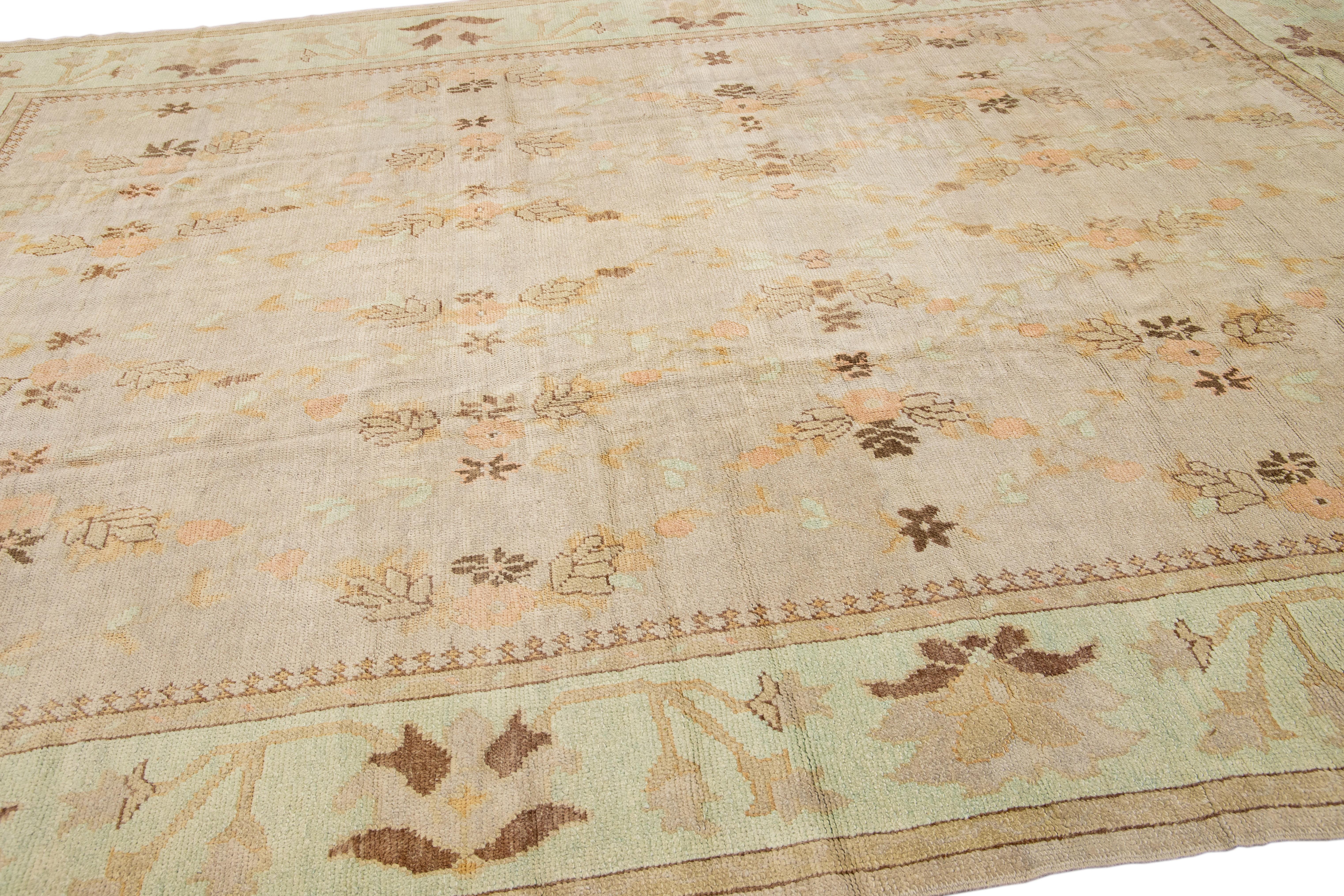 Modern Turkish Oushak Handmade Floral Motif Beige and Green Wool Rug For Sale 3