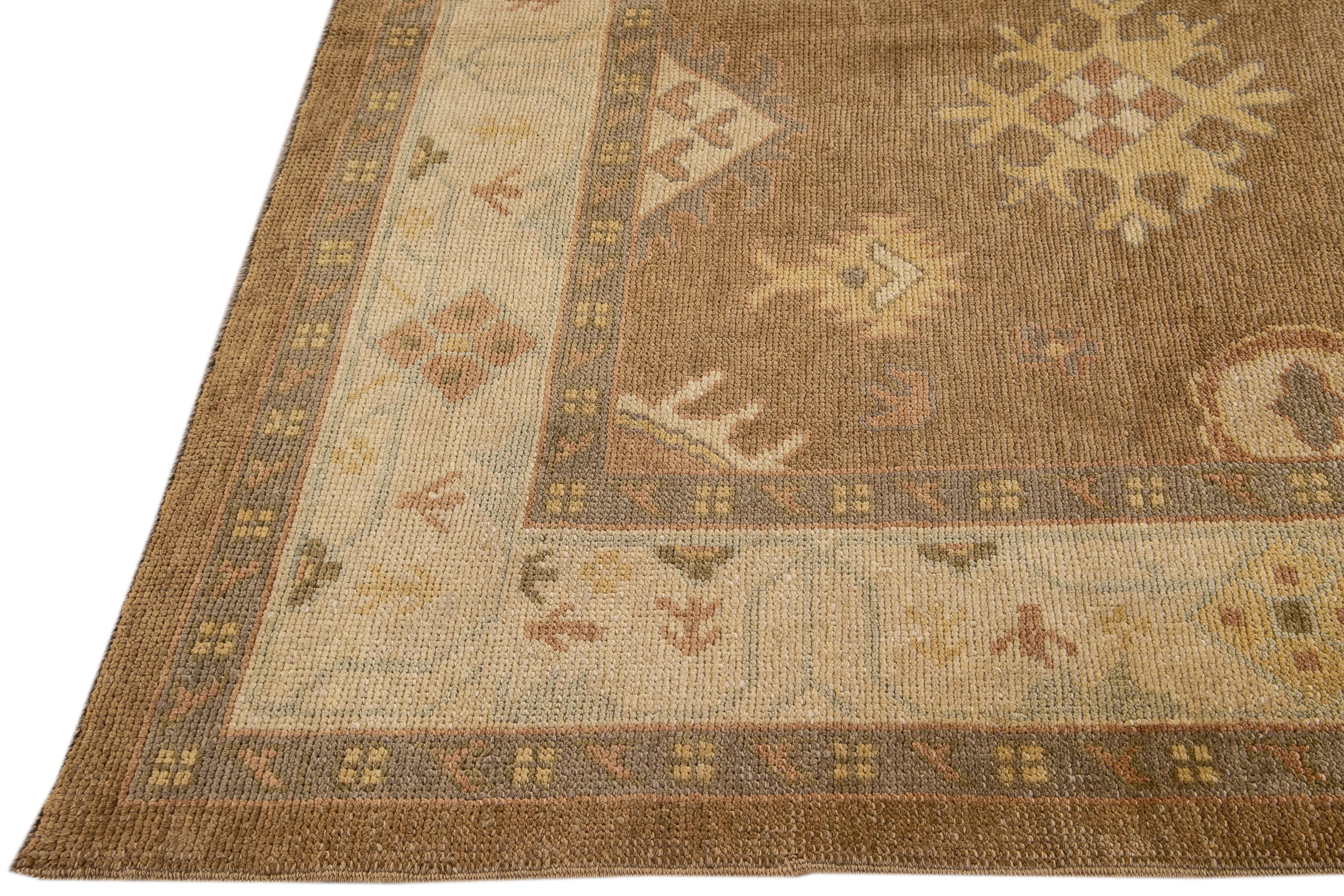 Modern Turkish Oushak Handmade Floral Motif Brown Wool Rug  In New Condition For Sale In Norwalk, CT