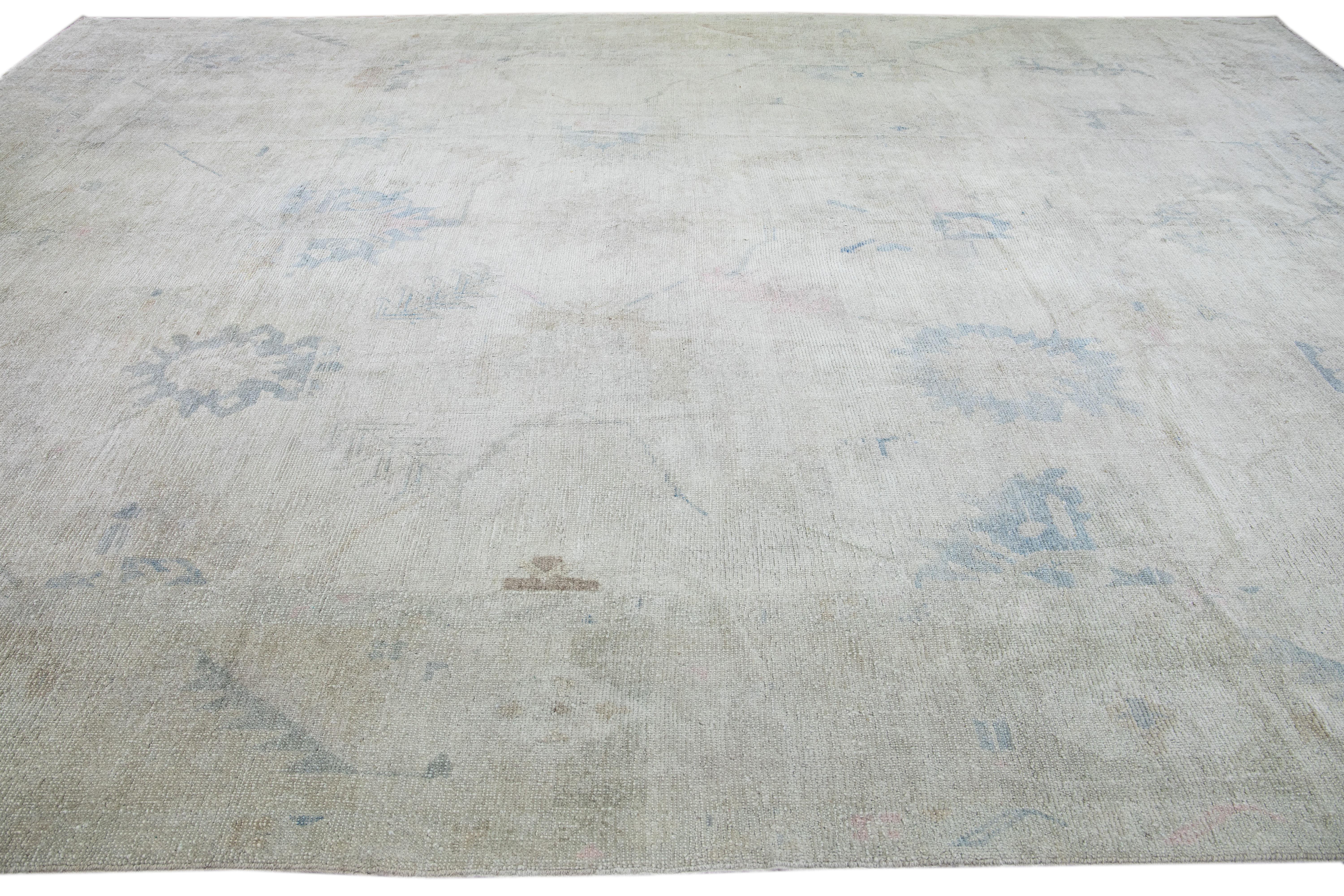 Modern Turkish Oushak Handmade Floral Motif Gray Oversize Wool Rug In New Condition For Sale In Norwalk, CT