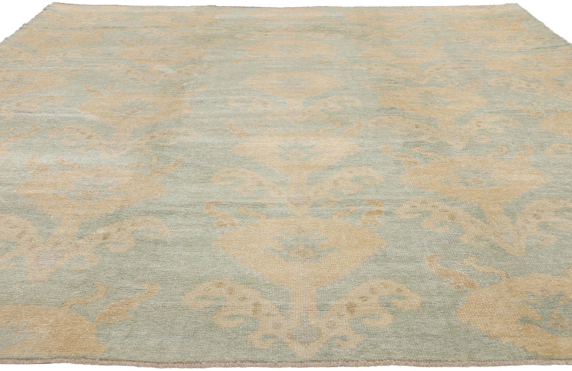 Turco New Contemporary Turkish Oushak Rug with Modern Style in vendita