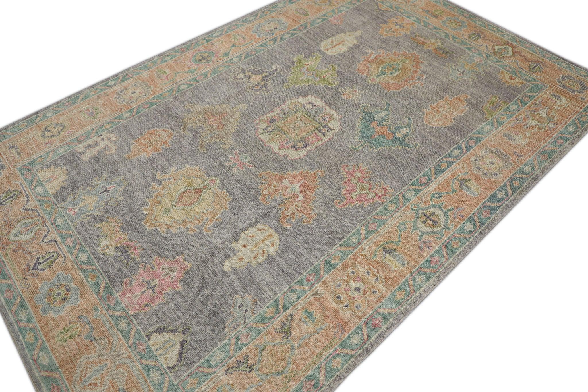 Lila Mehrfarbiger handgewebter türkischer Oushak-Teppich aus Wolle mit Blumenmuster 6'2