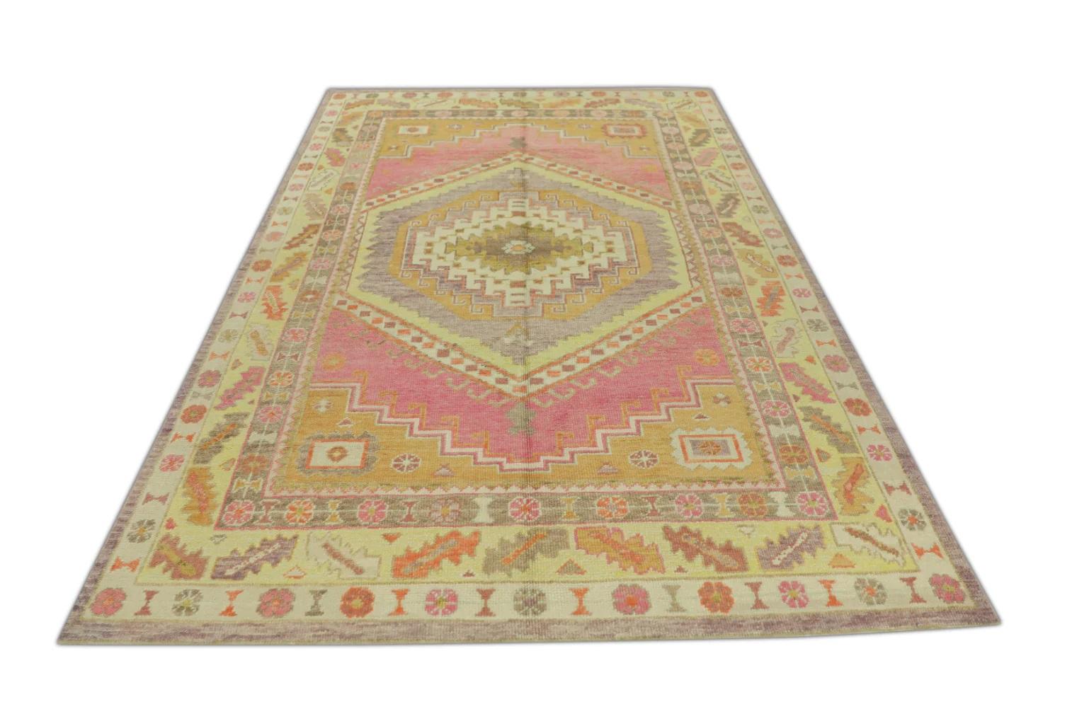 Pink & Yellow Medallion Design Handwoven Wool Turkish Oushak Rug 6' x 9' In New Condition For Sale In Houston, TX