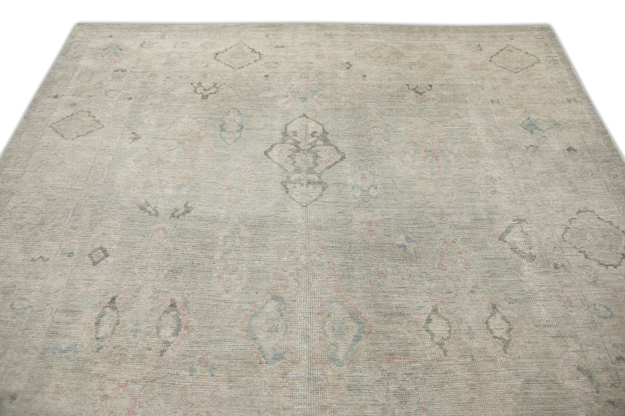 Handgewebter türkischer Oushak-Teppich aus Wolle in Braun & Rosa mit Blumenmuster 7'4