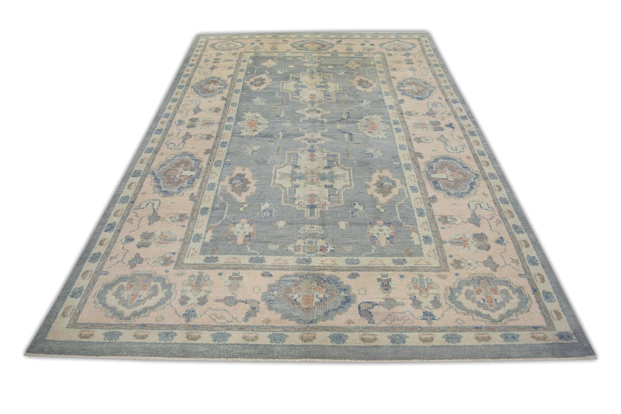 Handgewebter türkischer Oushak-Teppich aus Wolle in Rosa & Blau mit Blumenmuster 6'1