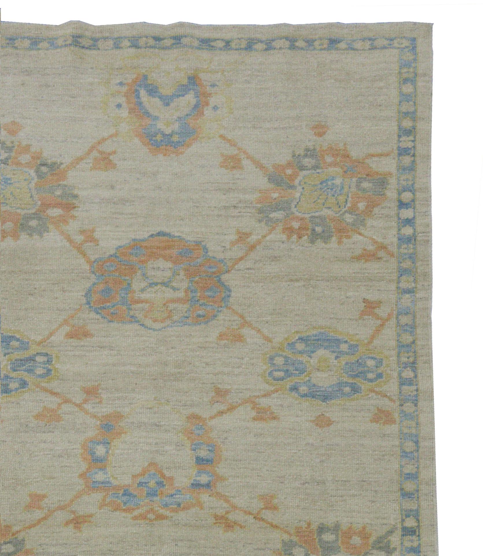 Modern Turkish Oushak Rug with Flower Heads in Blue and Orange on Ivory Field In New Condition For Sale In Dallas, TX