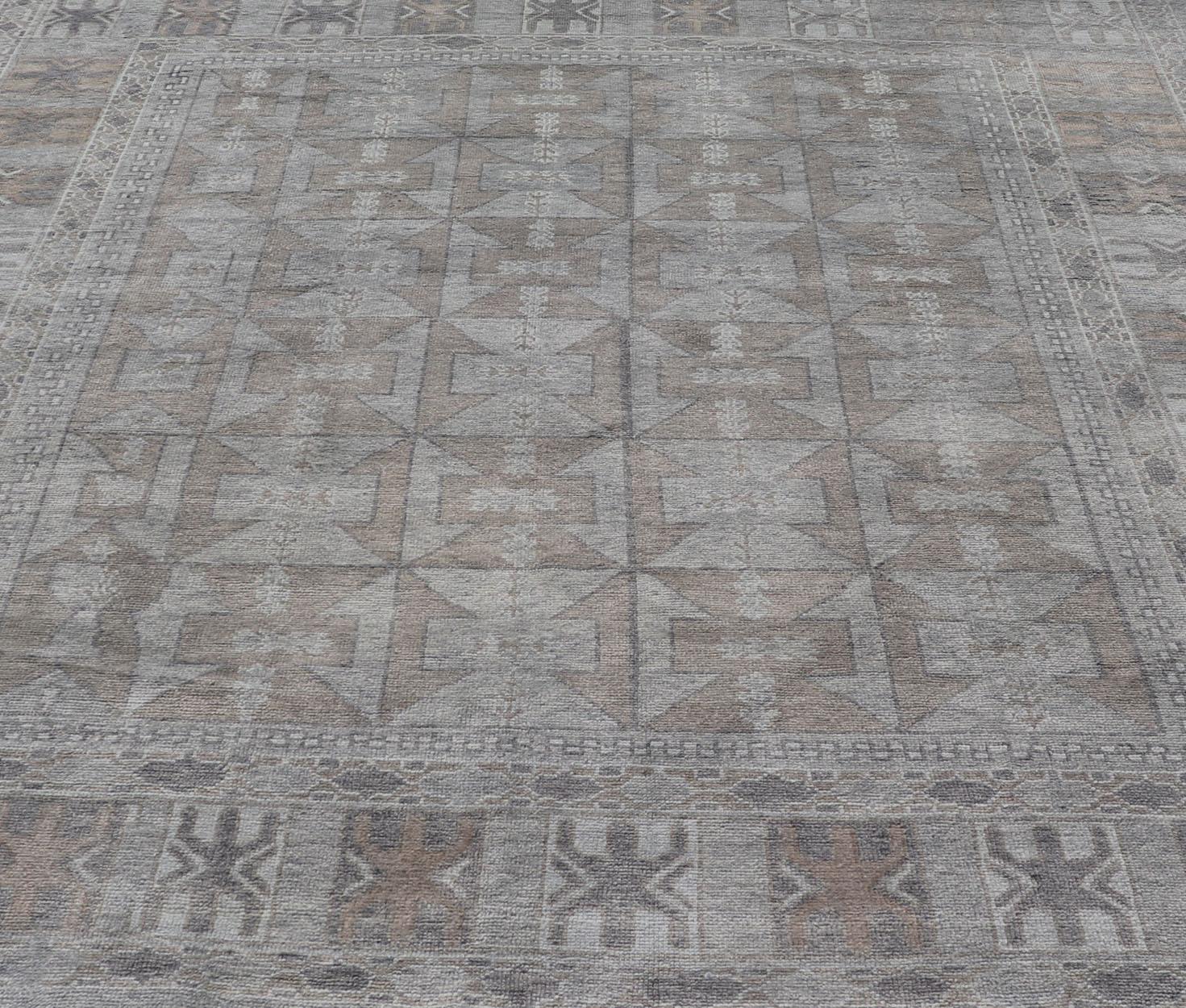 Modern Turkish Oushak Rug with Shades of Gray with Tribal Design For Sale 5