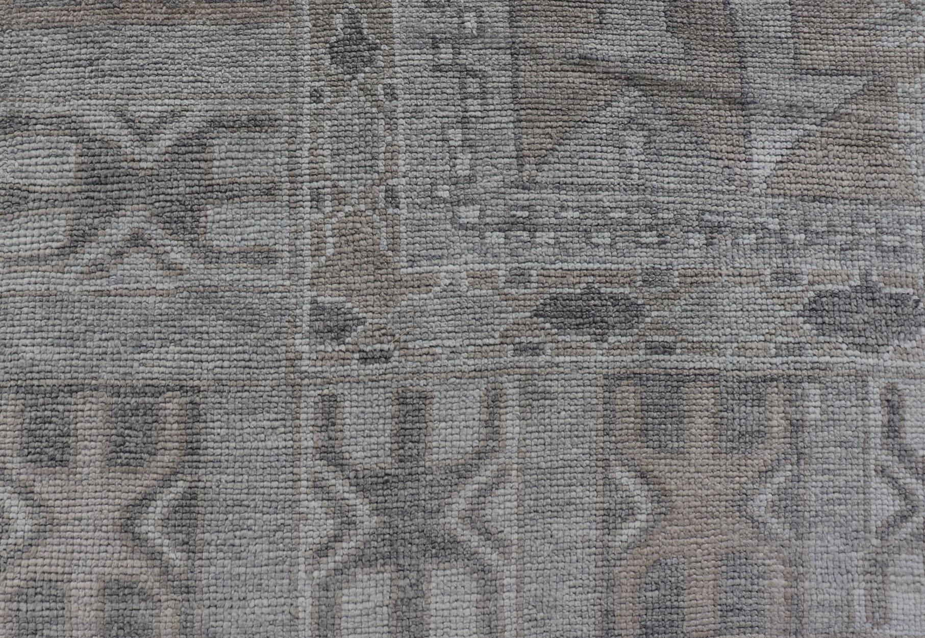 Modern Turkish Oushak Rug with Shades of Gray with Tribal Design In New Condition For Sale In Atlanta, GA