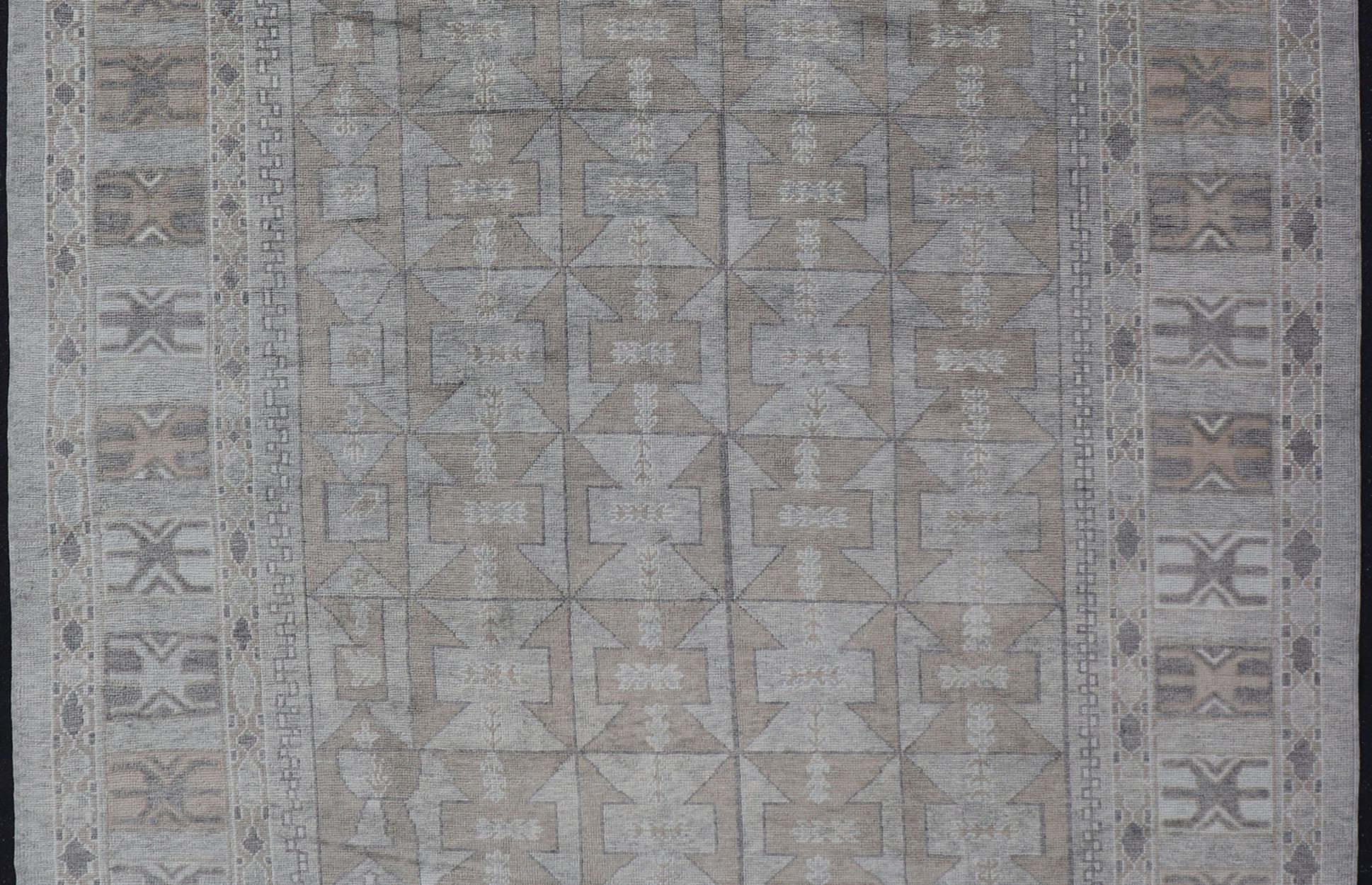 Modern Turkish Oushak Rug with Shades of Gray with Tribal Design For Sale 3