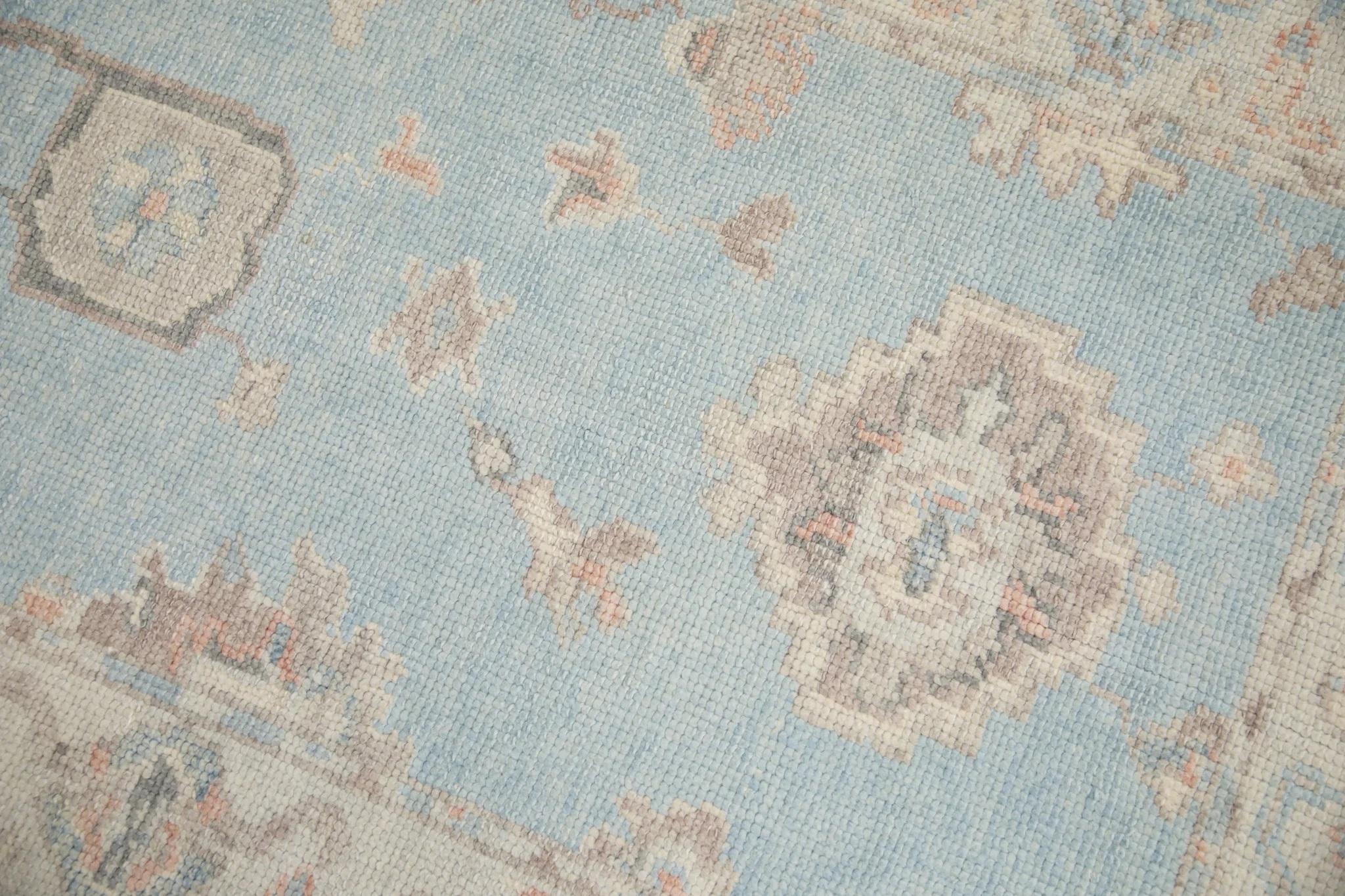 Türkischer Oushak-Läufer aus handgewebter Wolle in Blau mit buntem Blumenmuster 3'1