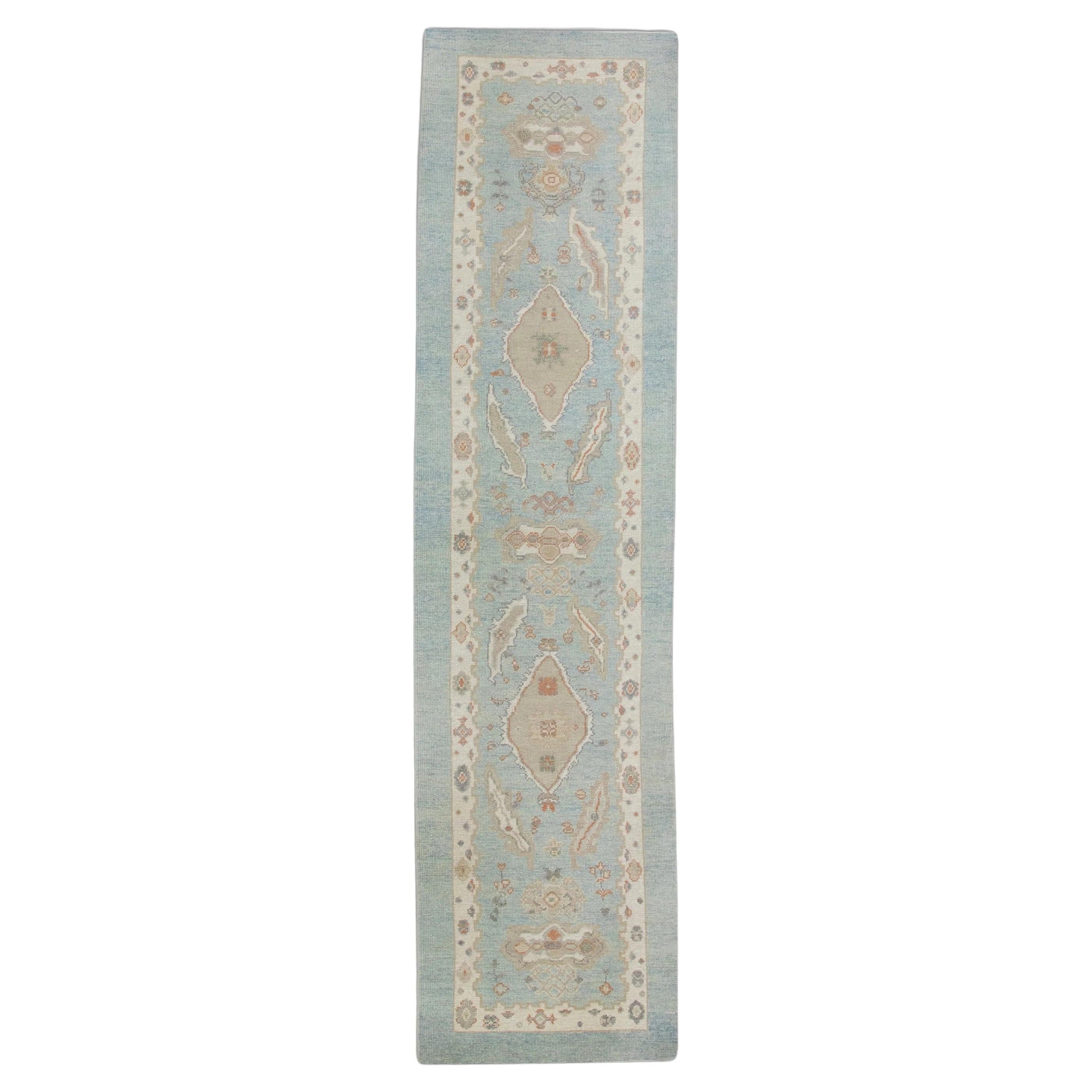 Türkischer Oushak-Läufer aus handgewebter Wolle in rotem, geblümtem Design, 3' X 12'1" im Angebot