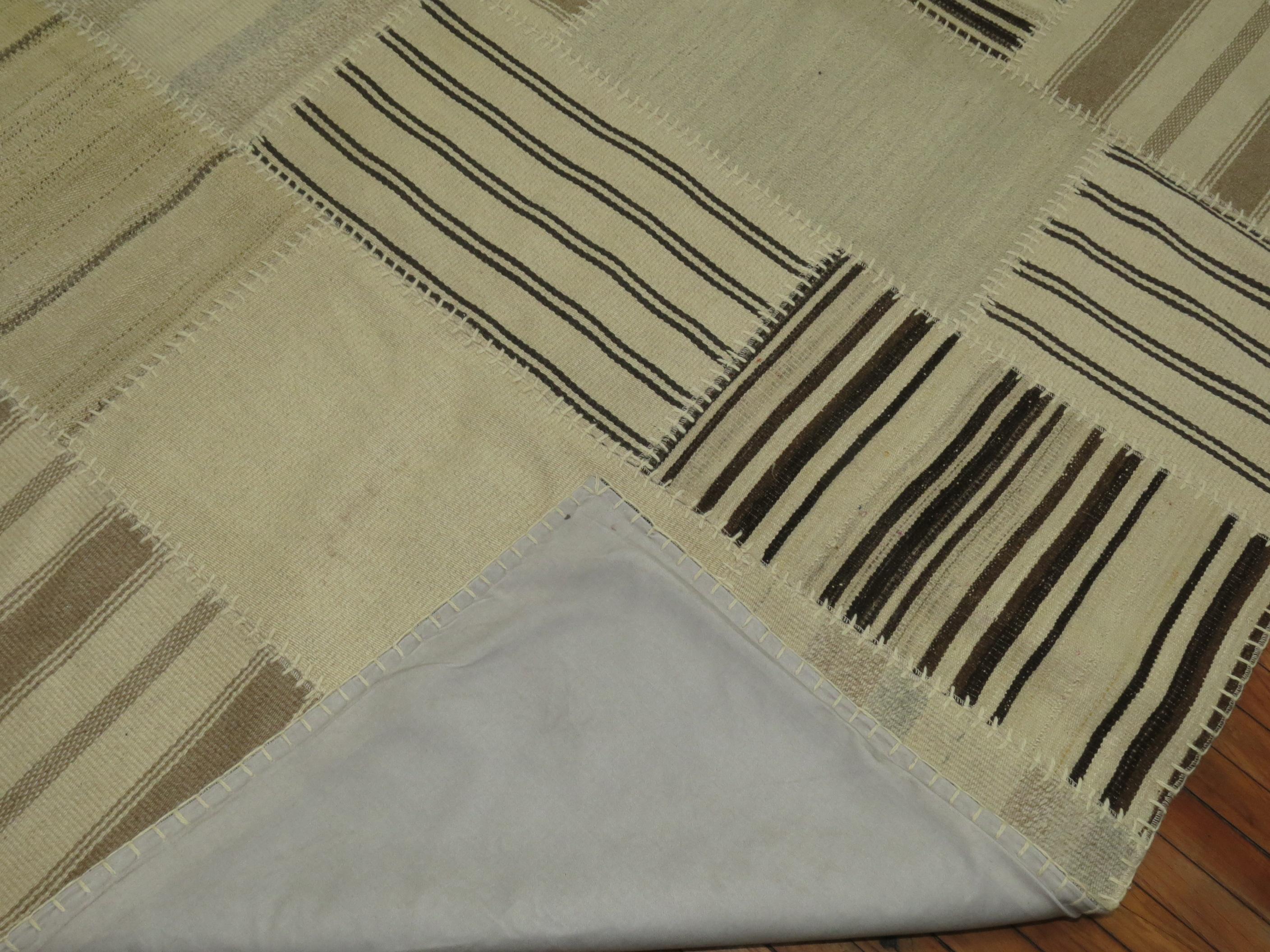 Large Room Size Modern Turkish Kilim In Excellent Condition For Sale In New York, NY