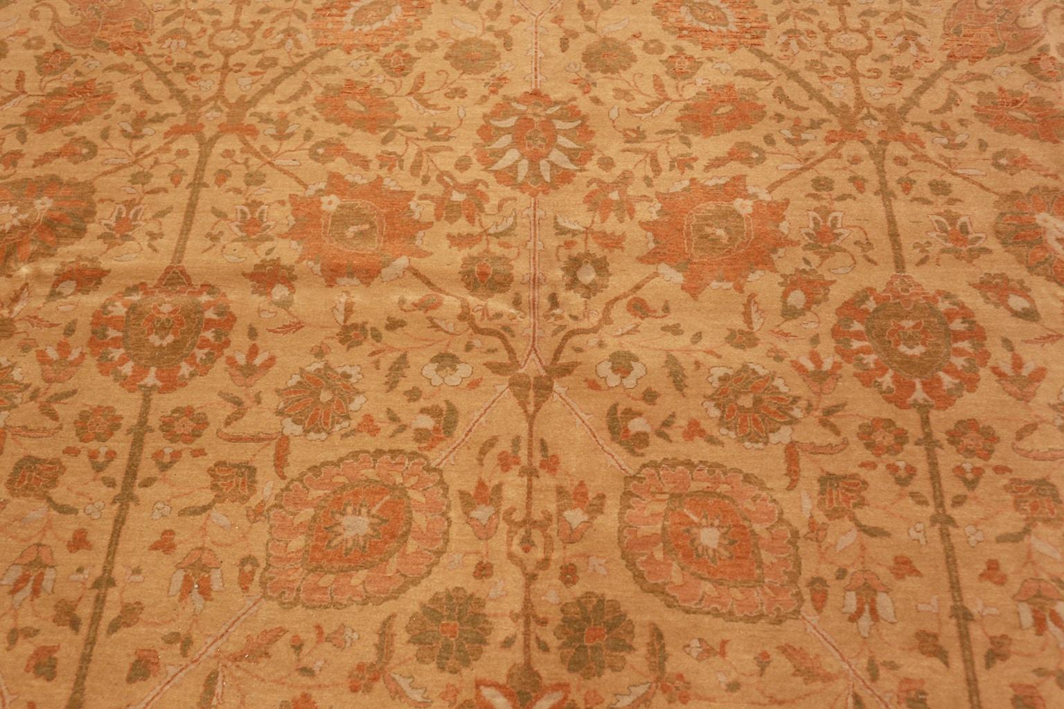 Nazmiyal Kollektion Moderner Täbris inspirierter türkischer Teppich 9 ft 11 in x 13 ft 3 in (Tabriz) im Angebot