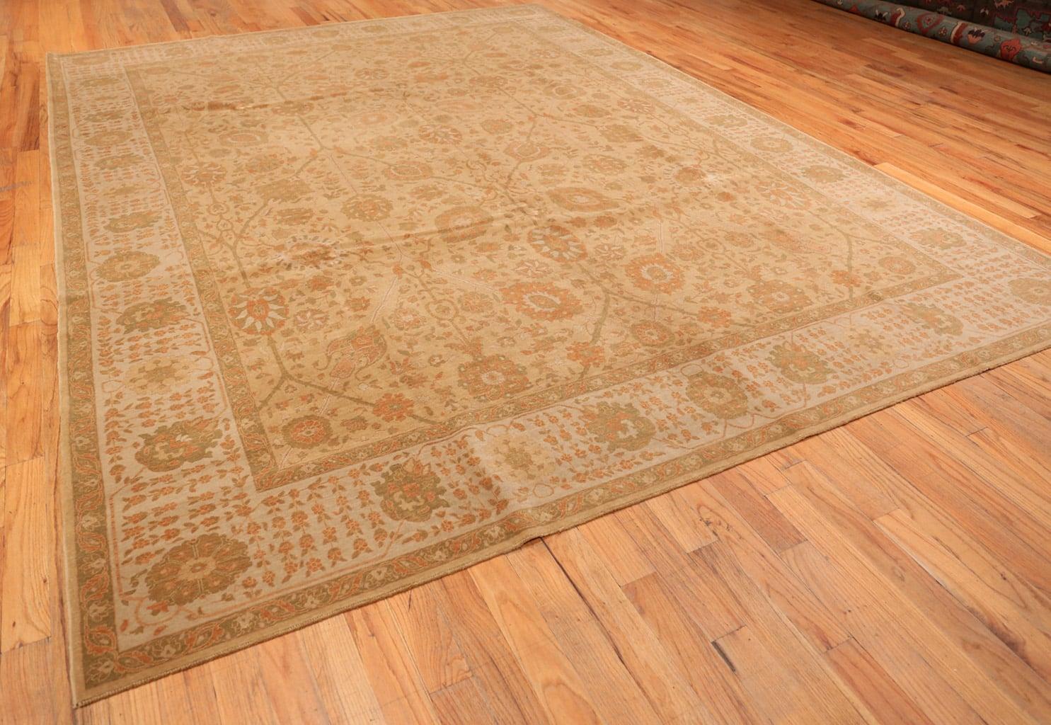 Nazmiyal Kollektion Moderner Täbris inspirierter türkischer Teppich 9 ft 11 in x 13 ft 3 in (Türkisch) im Angebot