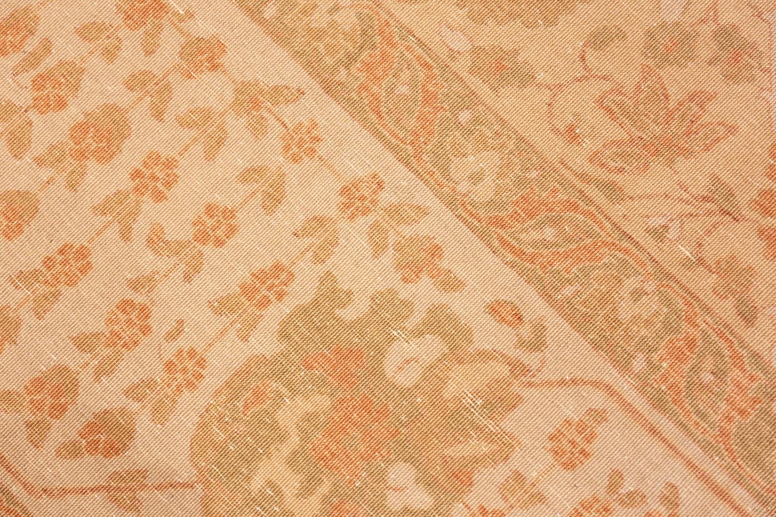 Nazmiyal Kollektion Moderner Täbris inspirierter türkischer Teppich 9 ft 11 in x 13 ft 3 in im Zustand „Hervorragend“ im Angebot in New York, NY