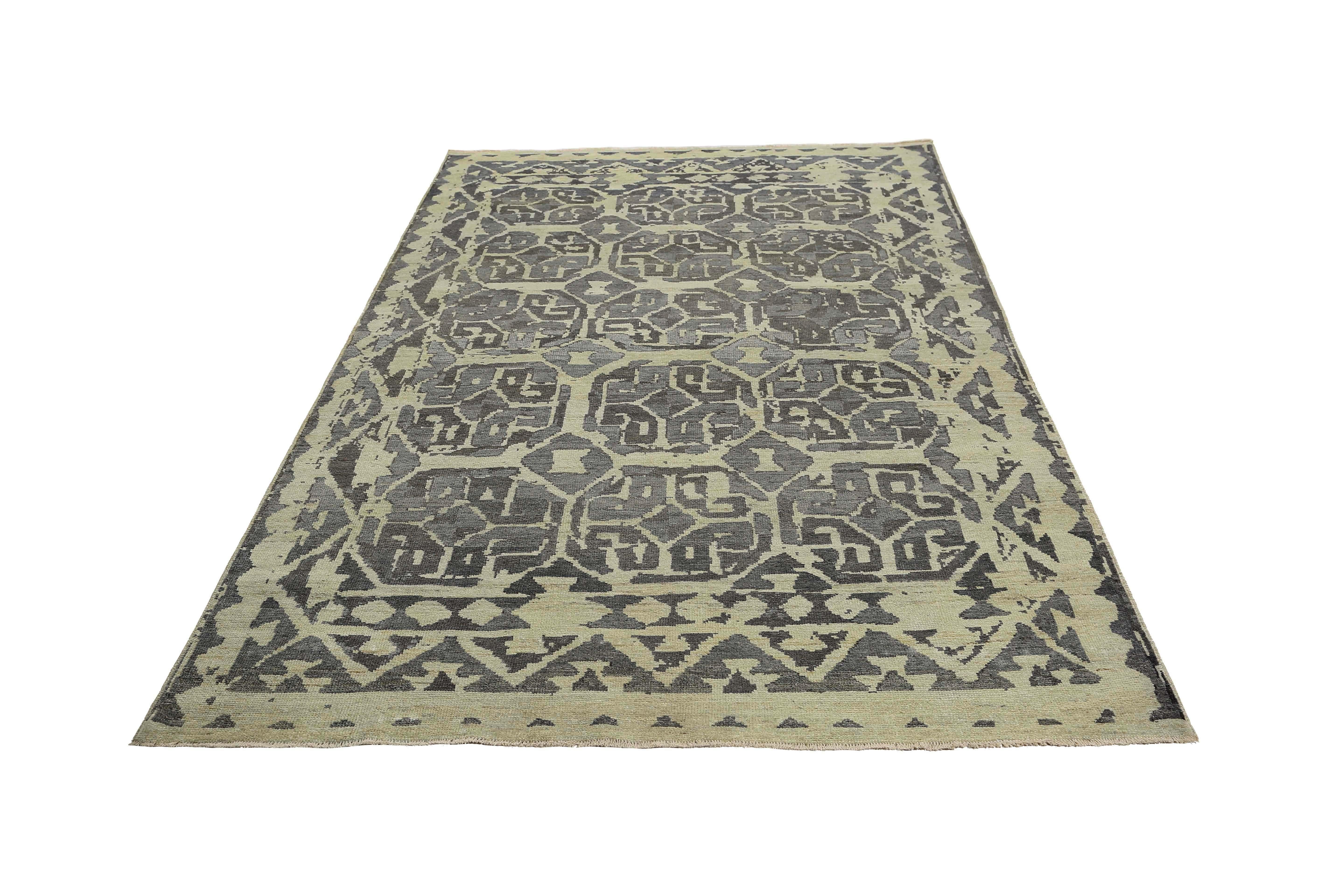 Modern Turkish Sultanabad Rug In New Condition For Sale In Dallas, TX