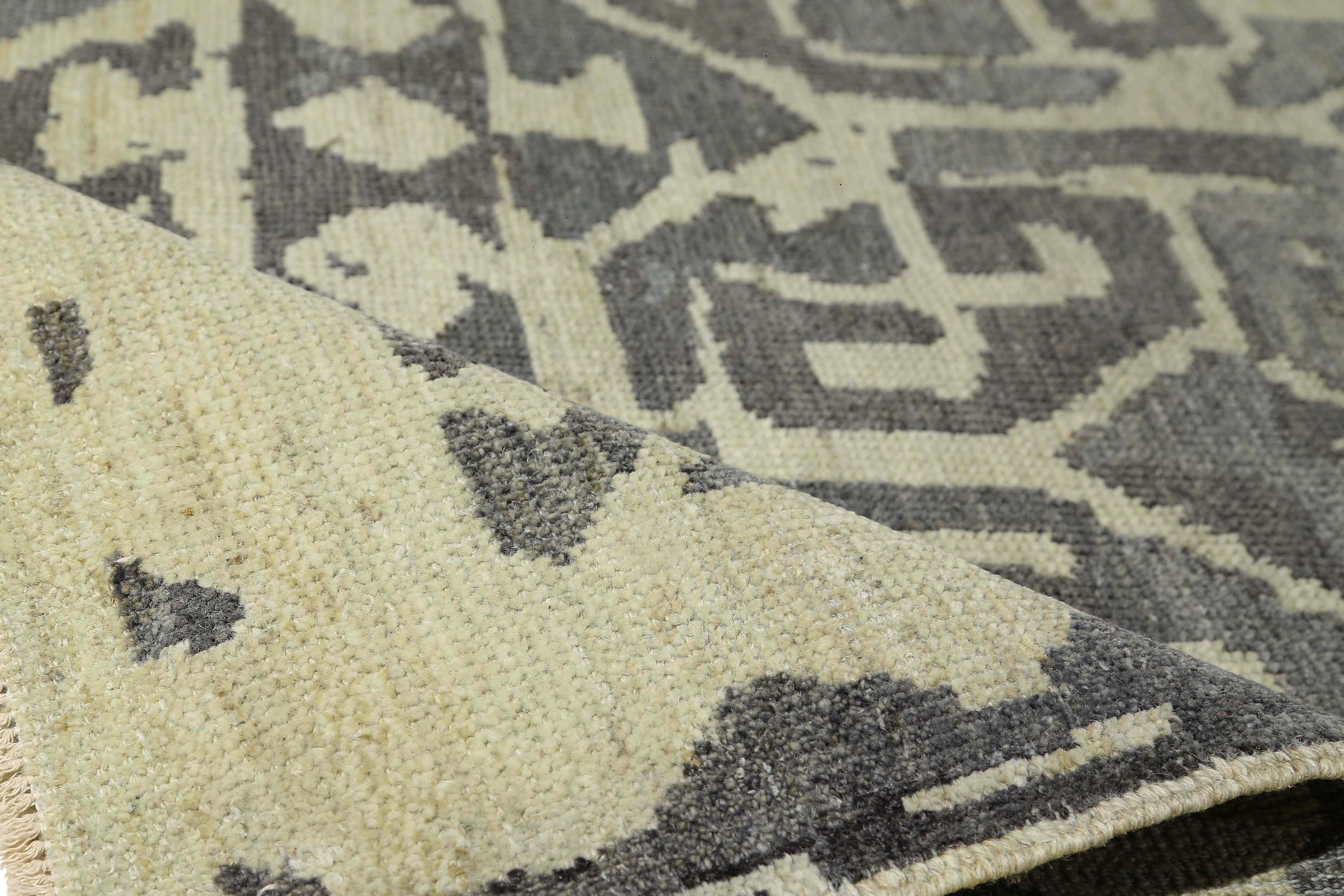 Afghanistan Sultanabad Small Rug Circa 1990 - Wool Brown Ivory Design - 95570 For Sale 1