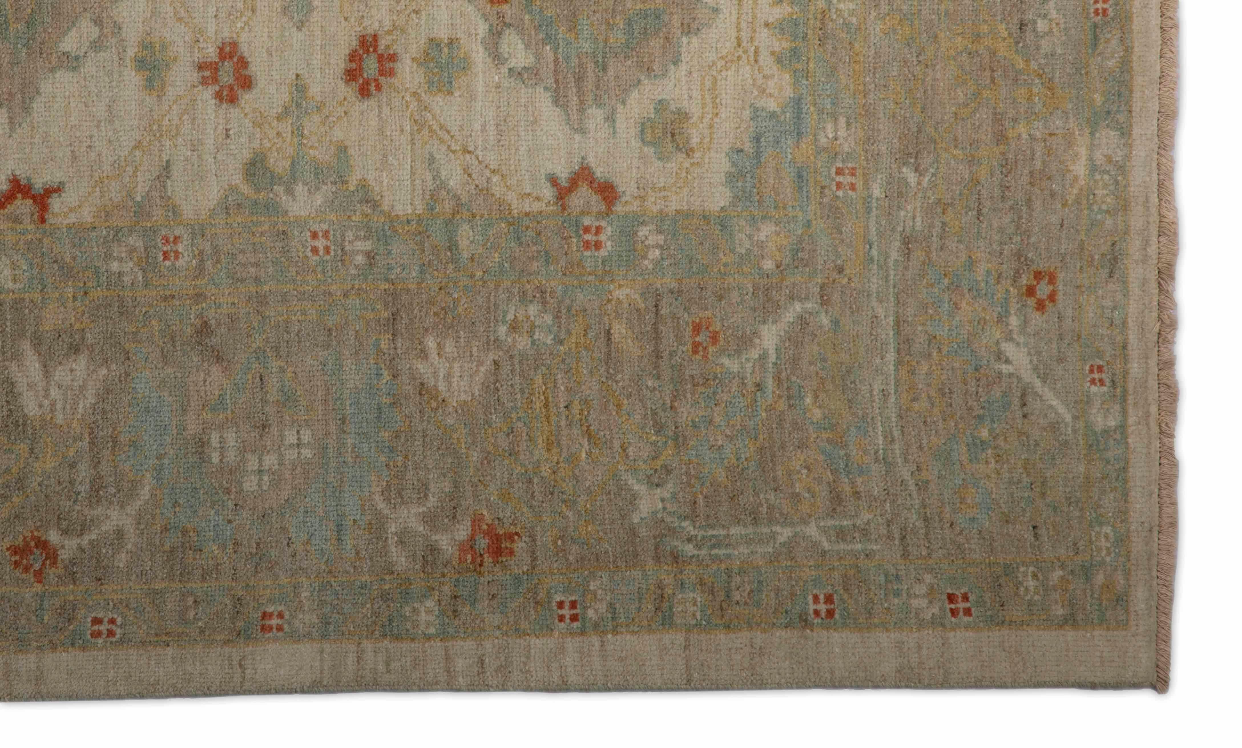 Modern Turkish Sultanabad Rug with Floating Leaf and Flowers Center Field Detail In New Condition For Sale In Dallas, TX