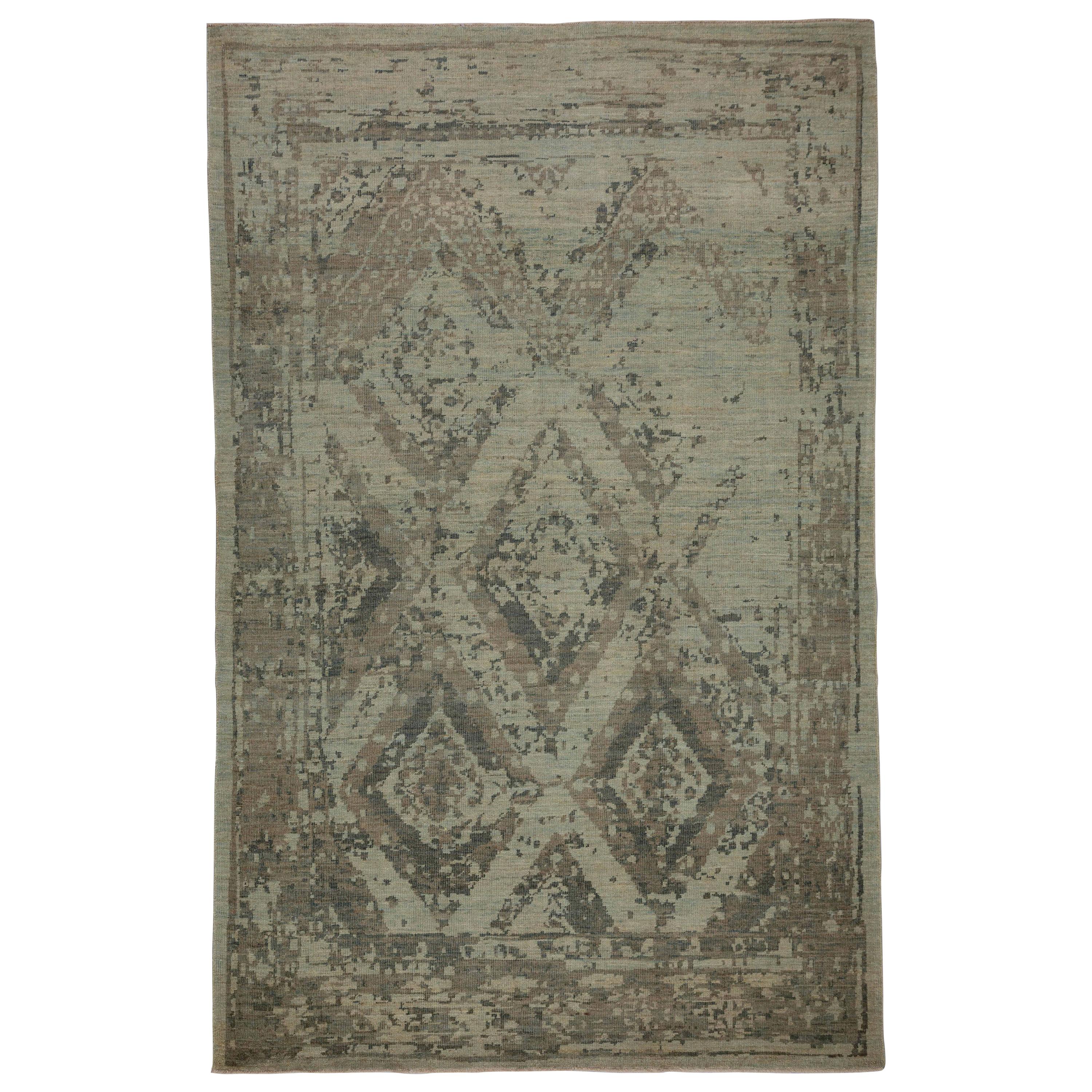 Modern Turkish Sultanabad Rug with Large Diamond Floral Details For Sale