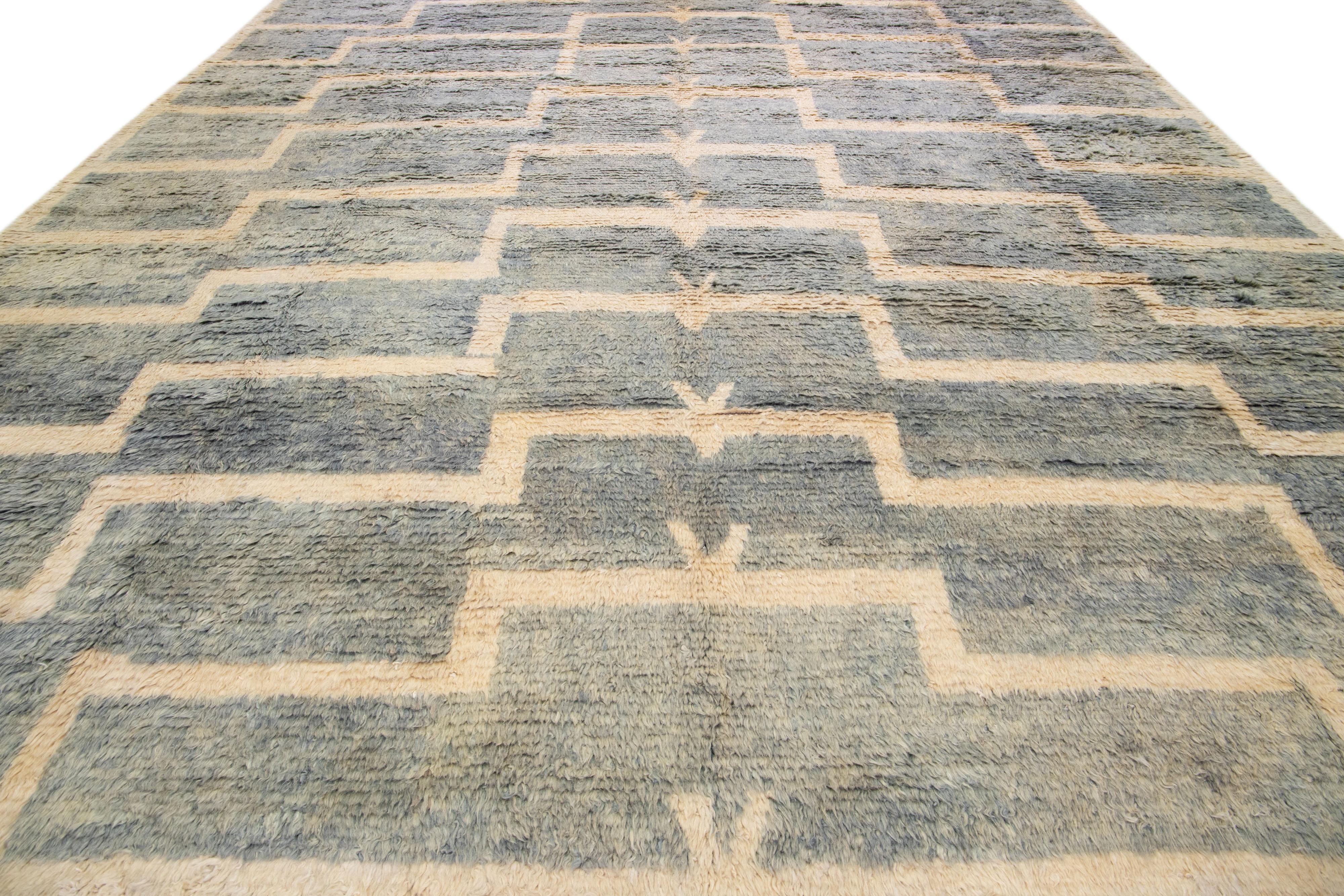 Hand-Knotted Modern Turkish Tulu Handmade Oversize Wool Rug with Grey Geometric Motif For Sale