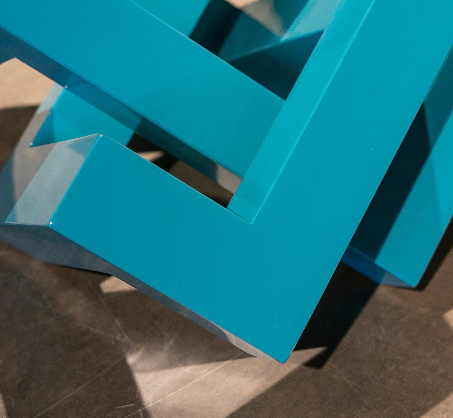 Modern Turquoise Blue Lacquered Wood Sculpture with Intertwined Straight Forms For Sale 7
