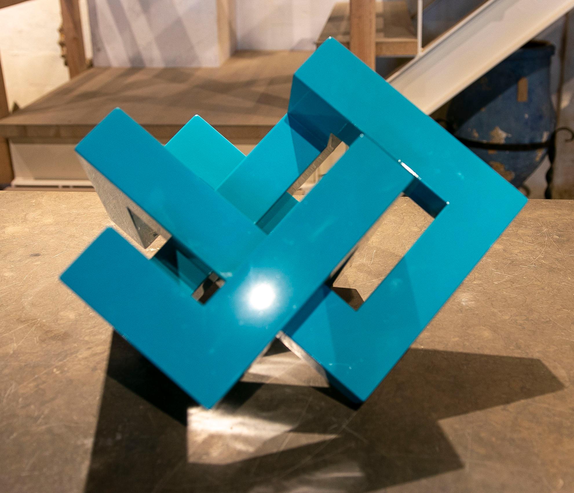 Modern Turquoise Blue Lacquered Wood Sculpture with Intertwined Straight Forms For Sale 1