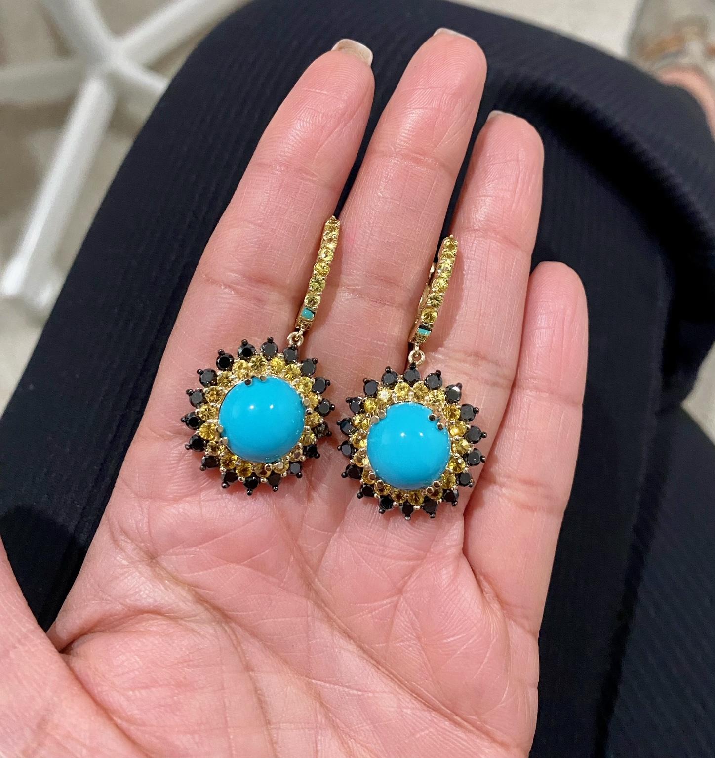 Pendants d'oreilles modernes en or jaune 14K avec turquoise, saphir à taille ronde et diamant noir en vente 2