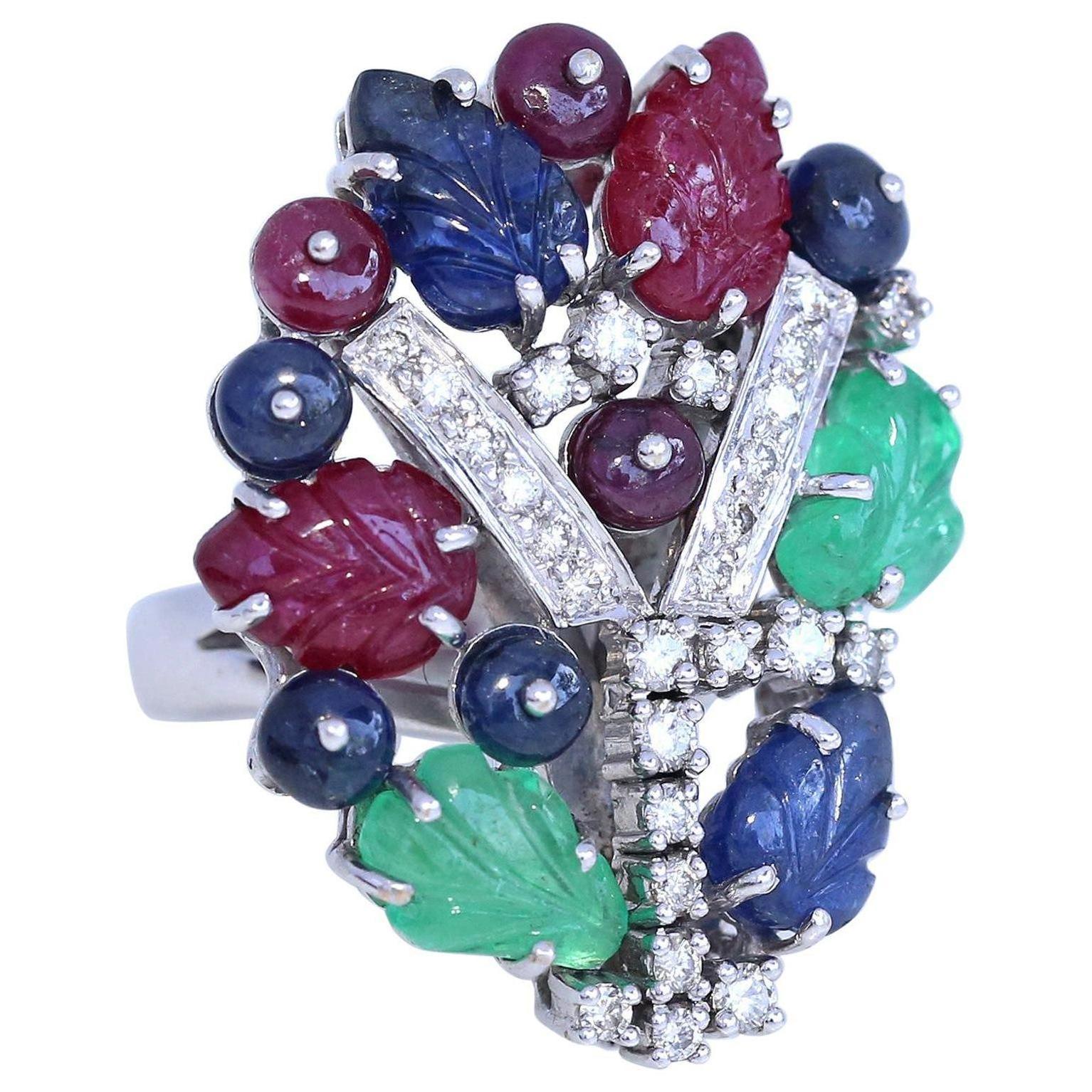Tutti Frutti Cocktail Ring Emeralds Sapphires Rubies Diamonds 5.5 Carat, 1980 In Good Condition In Herzelia, Tel Aviv