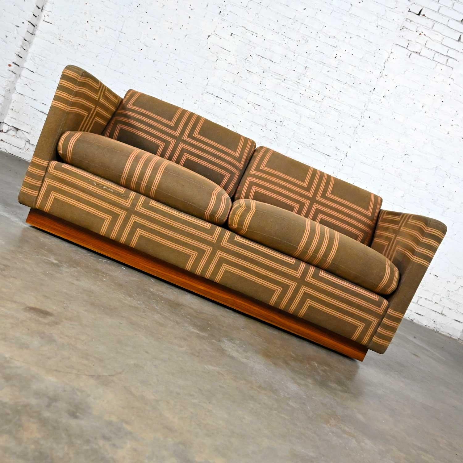 Modern Tuxedo Love Seat Sofa by Milo Baughman for Thayer Coggin Designer's Group In Good Condition In Topeka, KS