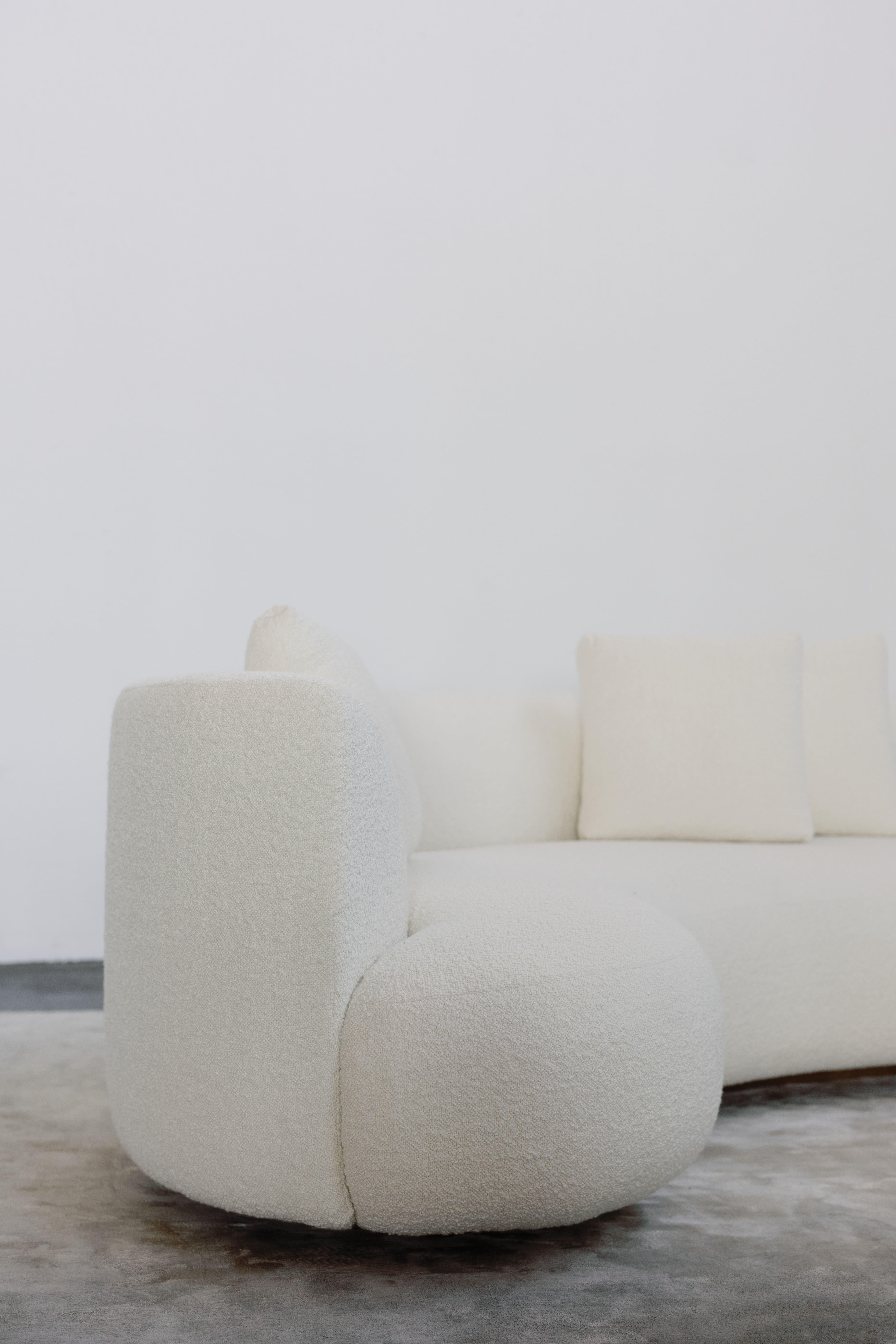 XXIe siècle et contemporain The Moderns Twins Curved Sofa, Italian Bouclé, Handmade in Portugal by Greenapple en vente