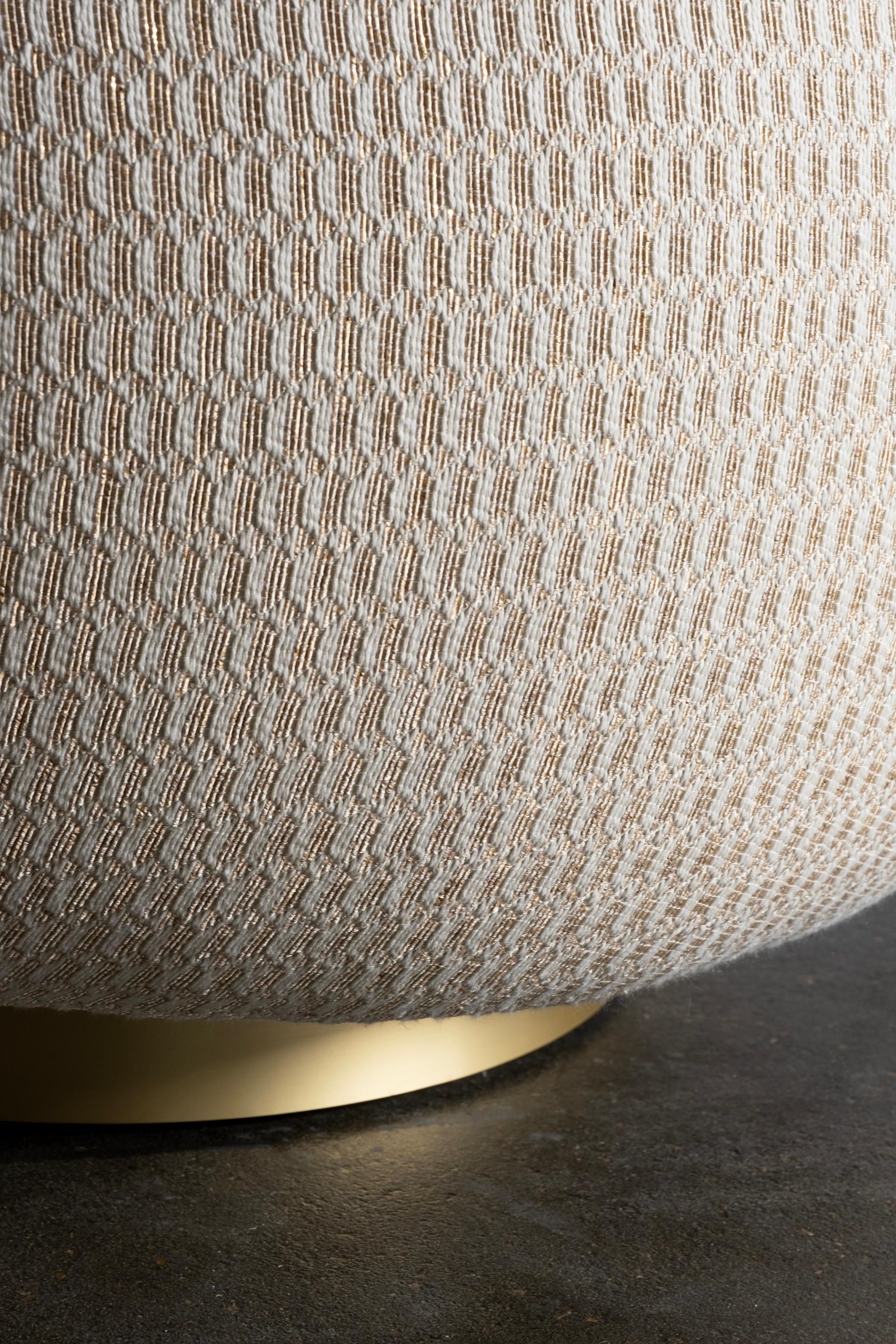 Canapé jumeaux modernes incurvés, jacquard ivoire-doré laiton fait à la main Portugal Greenapple en vente 4