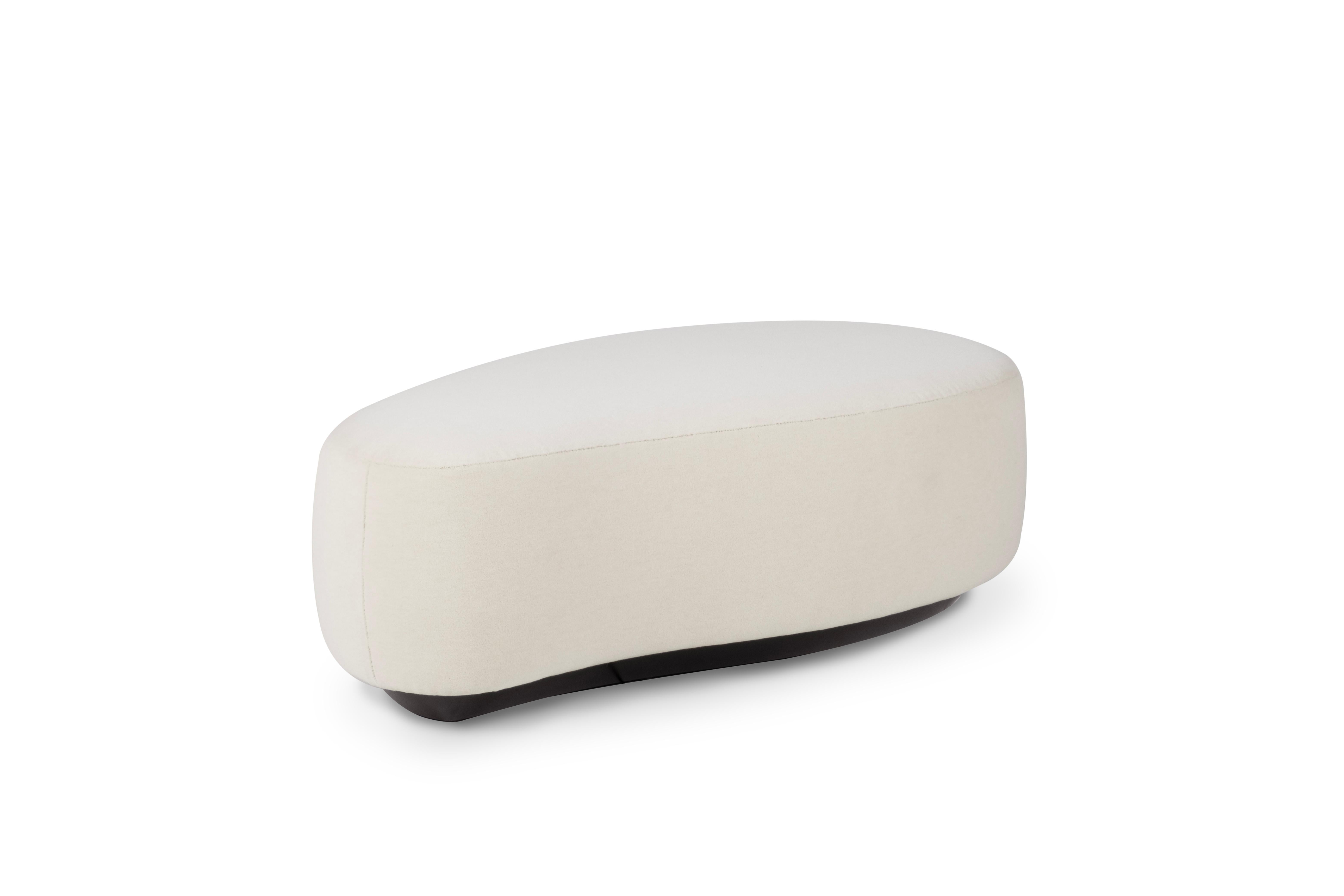 Organique Pouf Twins moderne et organique, velours d'alpaga blanc, fabriqué à la main par Greenapple en vente