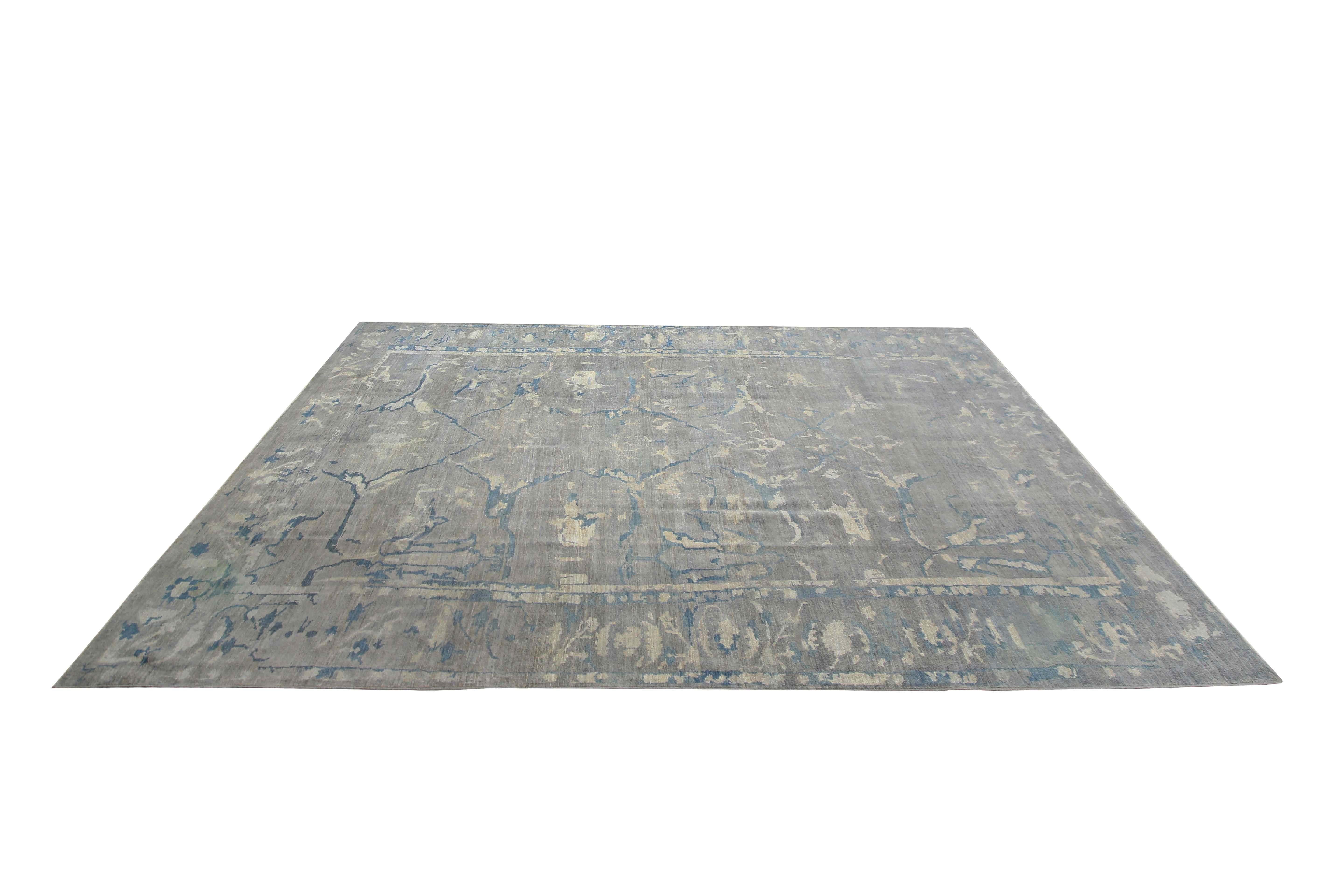 Modern Twist on Classical Turkish Sultanabad Rug In New Condition For Sale In Dallas, TX