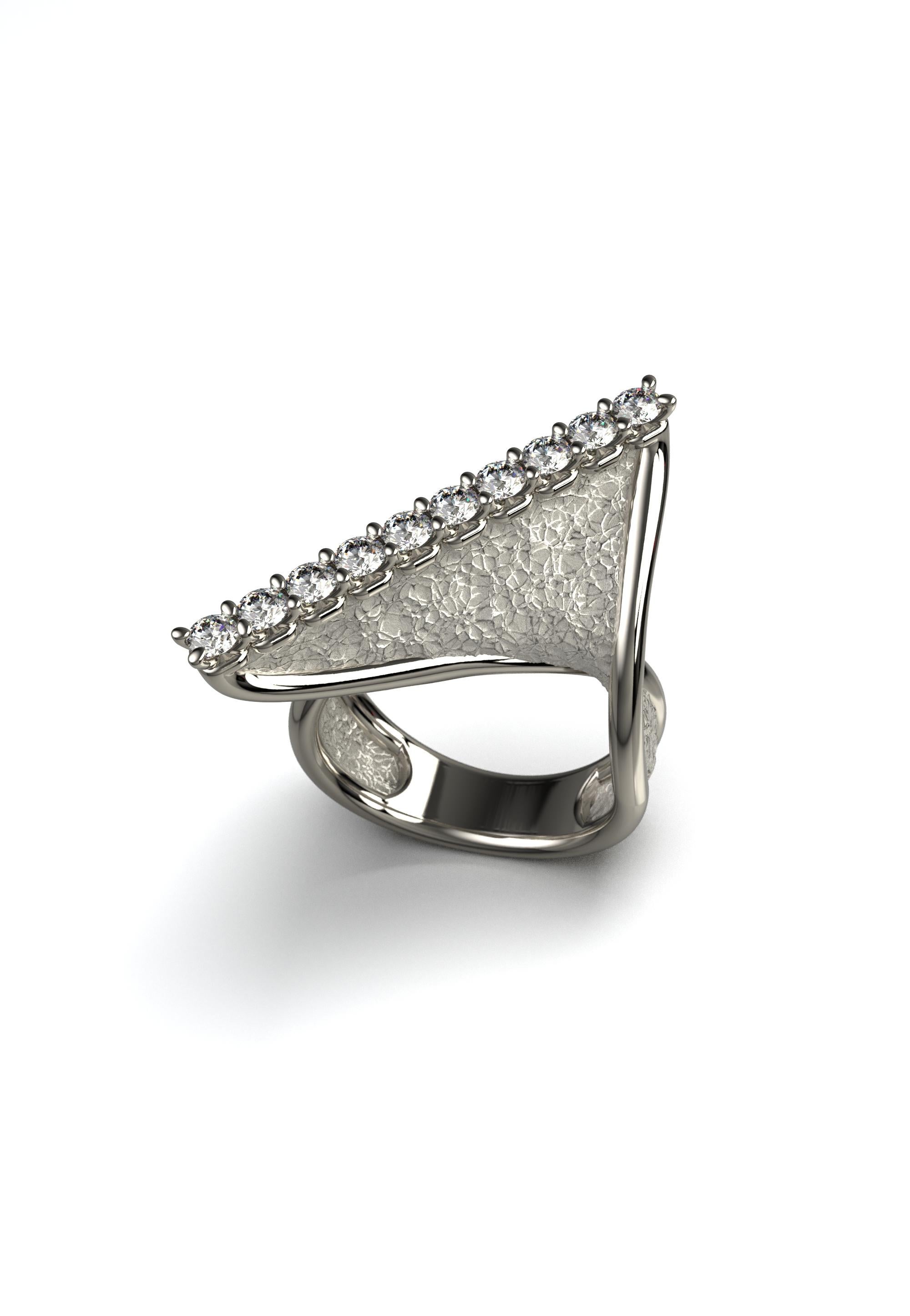 For Sale:  Modern Twisted 18k Gold Ring with Natural Diamonds by Oltremare Gioielli Italy 8