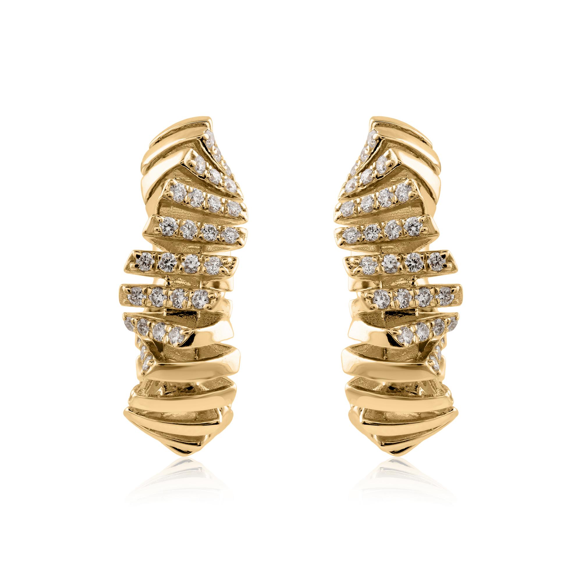 Taglio rotondo Orecchini a cerchio moderni con diamante ritorto in oro giallo 18k Gioielli di pregio in vendita