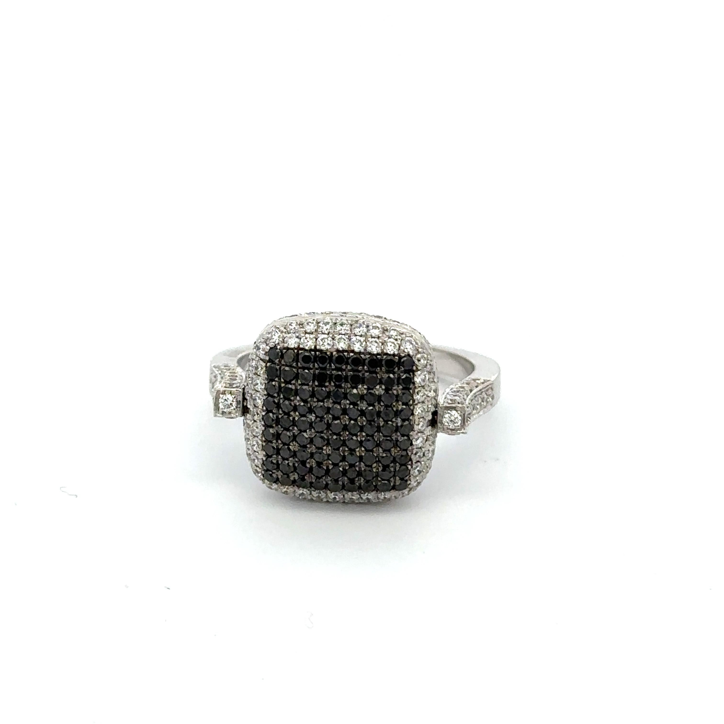 For Sale:  Unique Diamond Flip Ring in 18k Solid White Gold, Fine Jewelry for Him  6