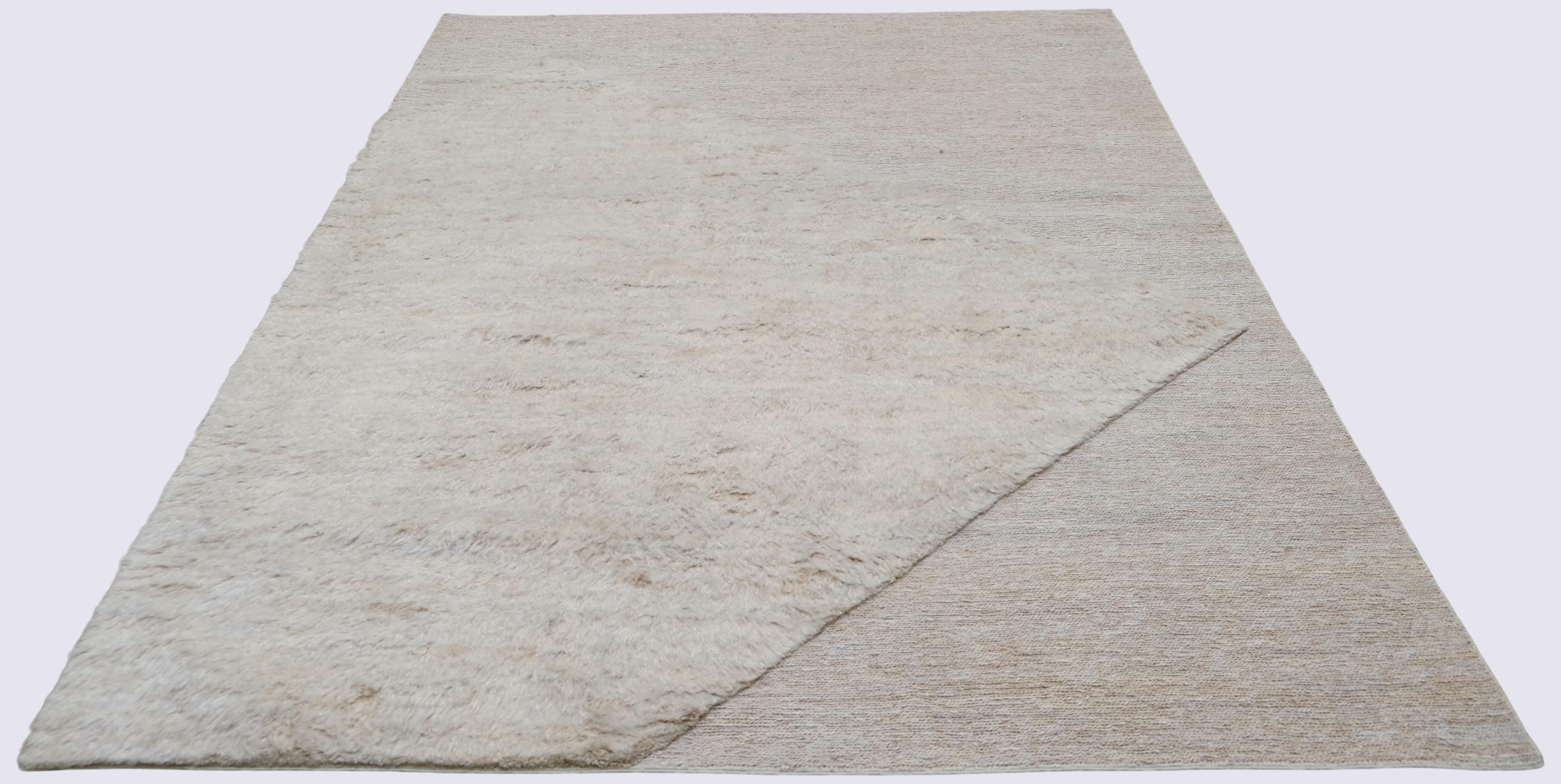 Moderner zweitexturierter geometrischer Wollteppich 5'7''x7'9'' (Pakistanisch) im Angebot