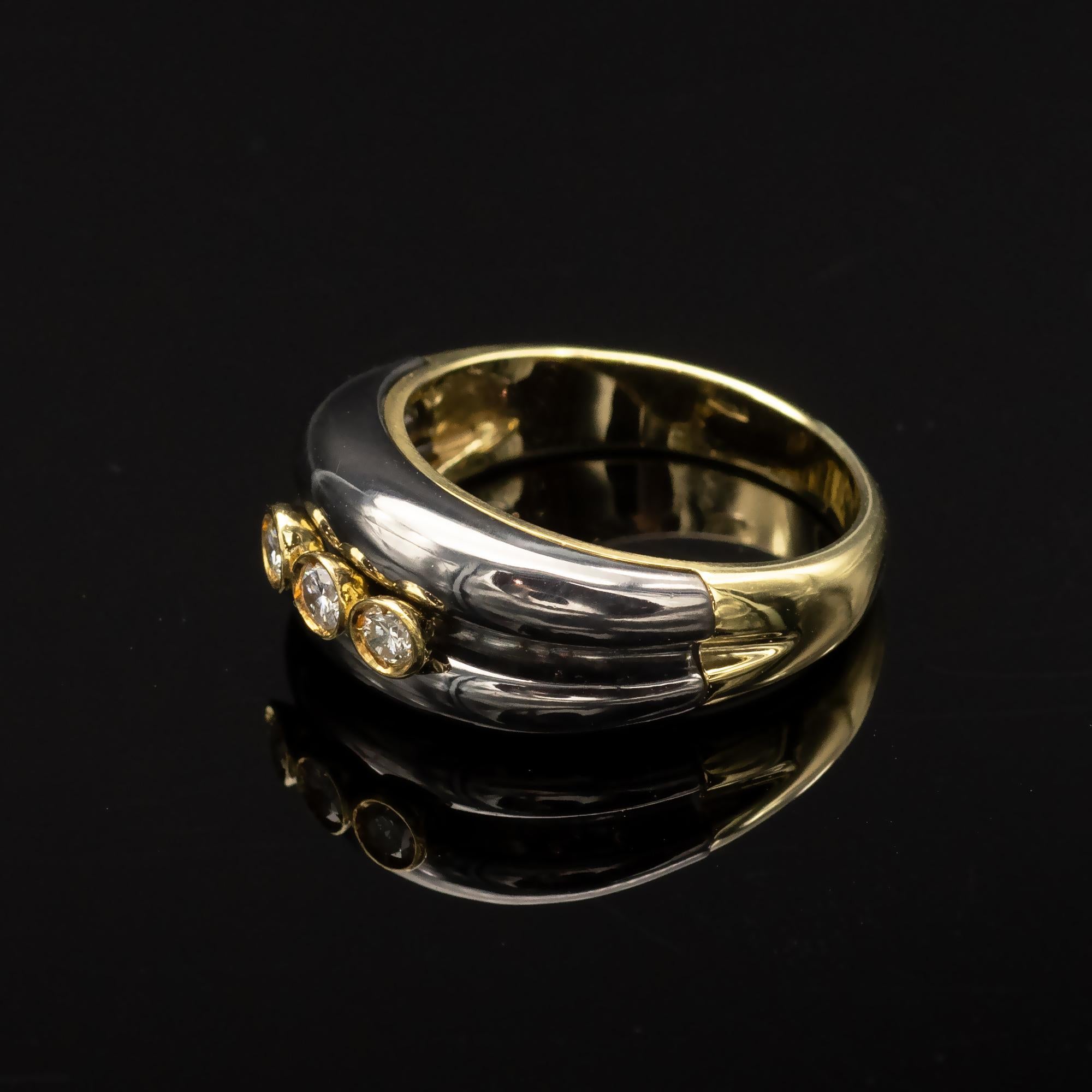 Modern White and Black 18-Karat Gold and Diamond Three-stone Ring For Sale